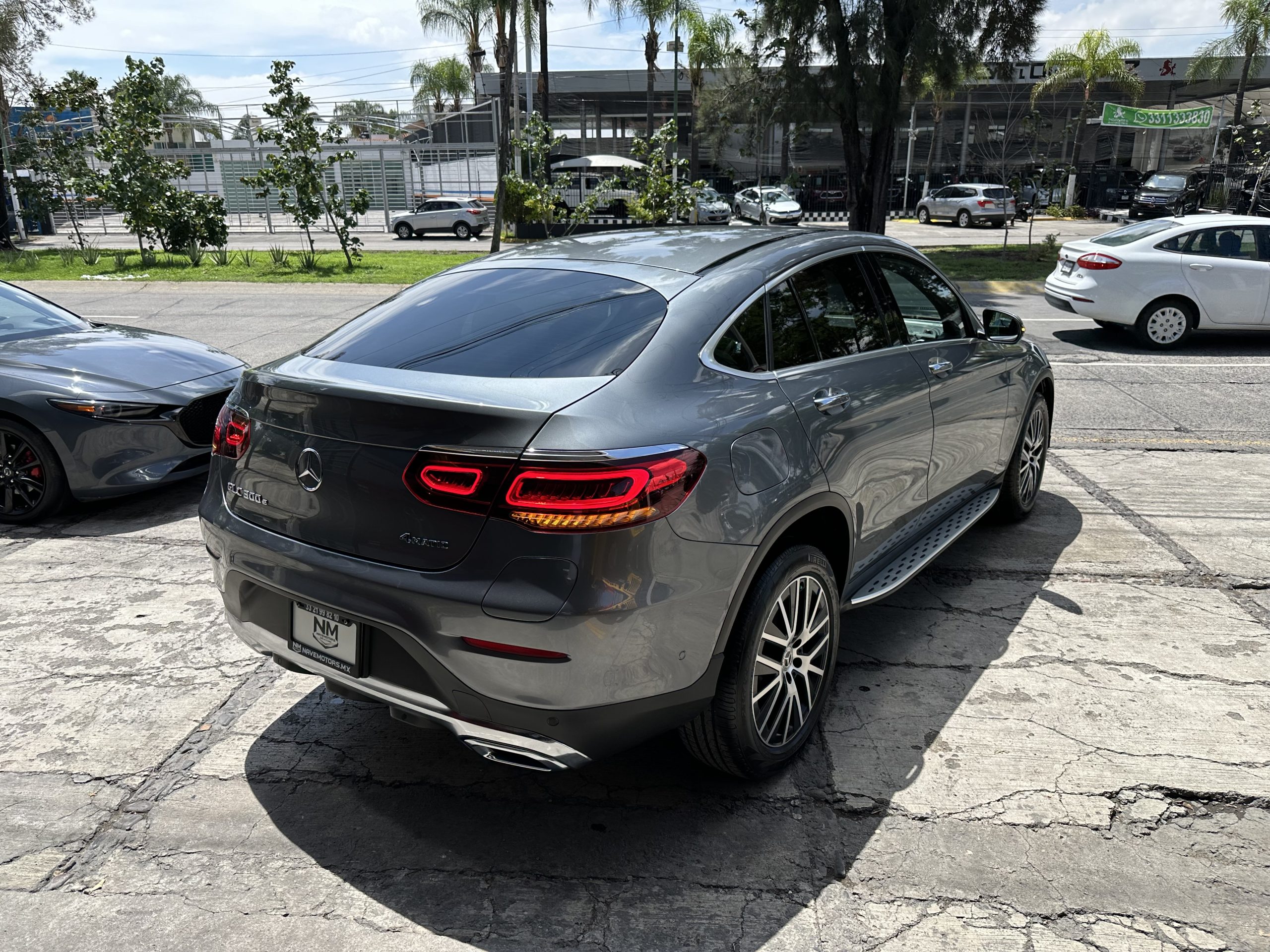 Mercedes-Benz Clase GLC 2022 Coupe 300 E Automático Gris