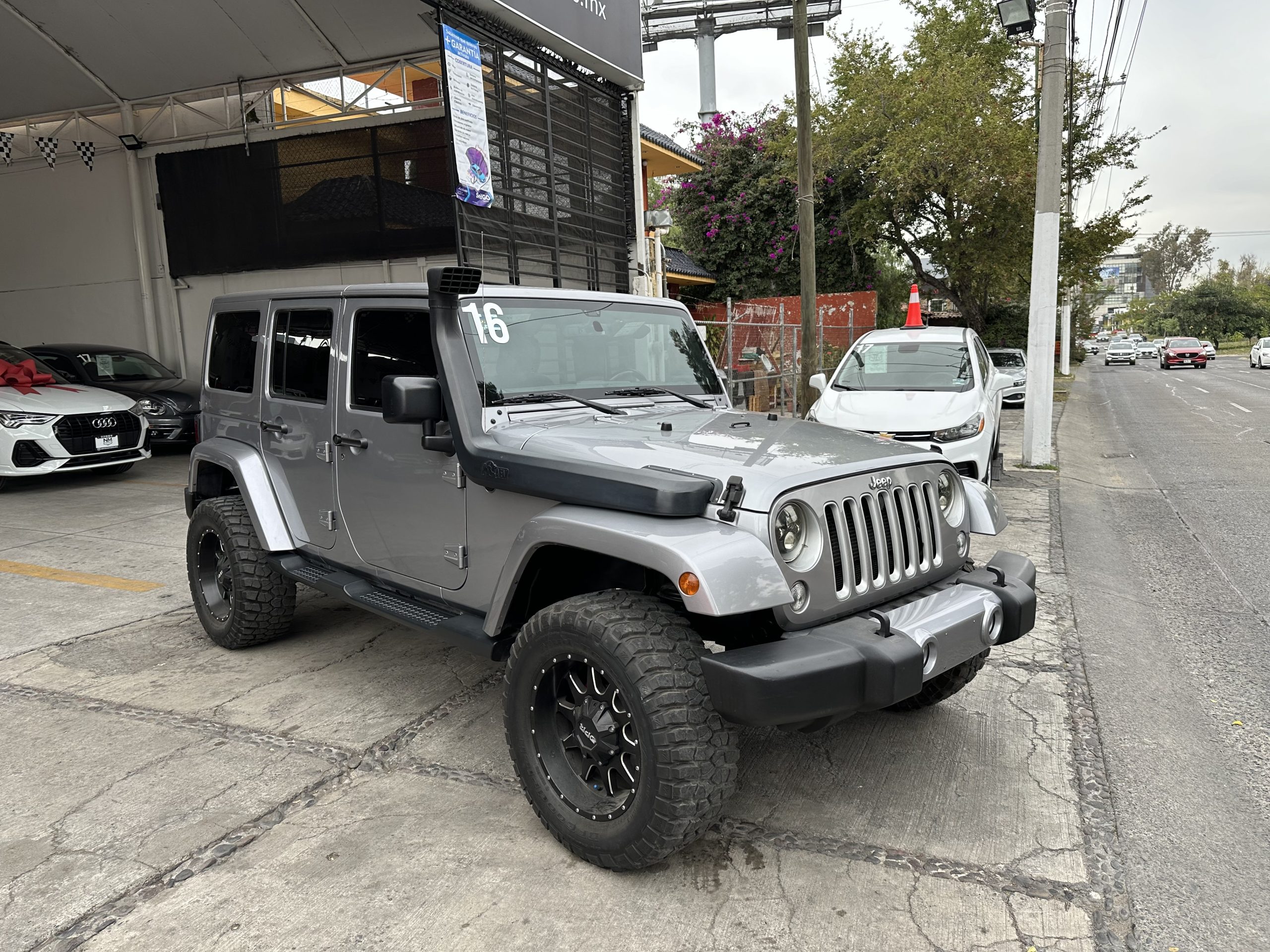 Jeep Wrangler 2016 Wrangler Unlimed Sahara Automático Plata