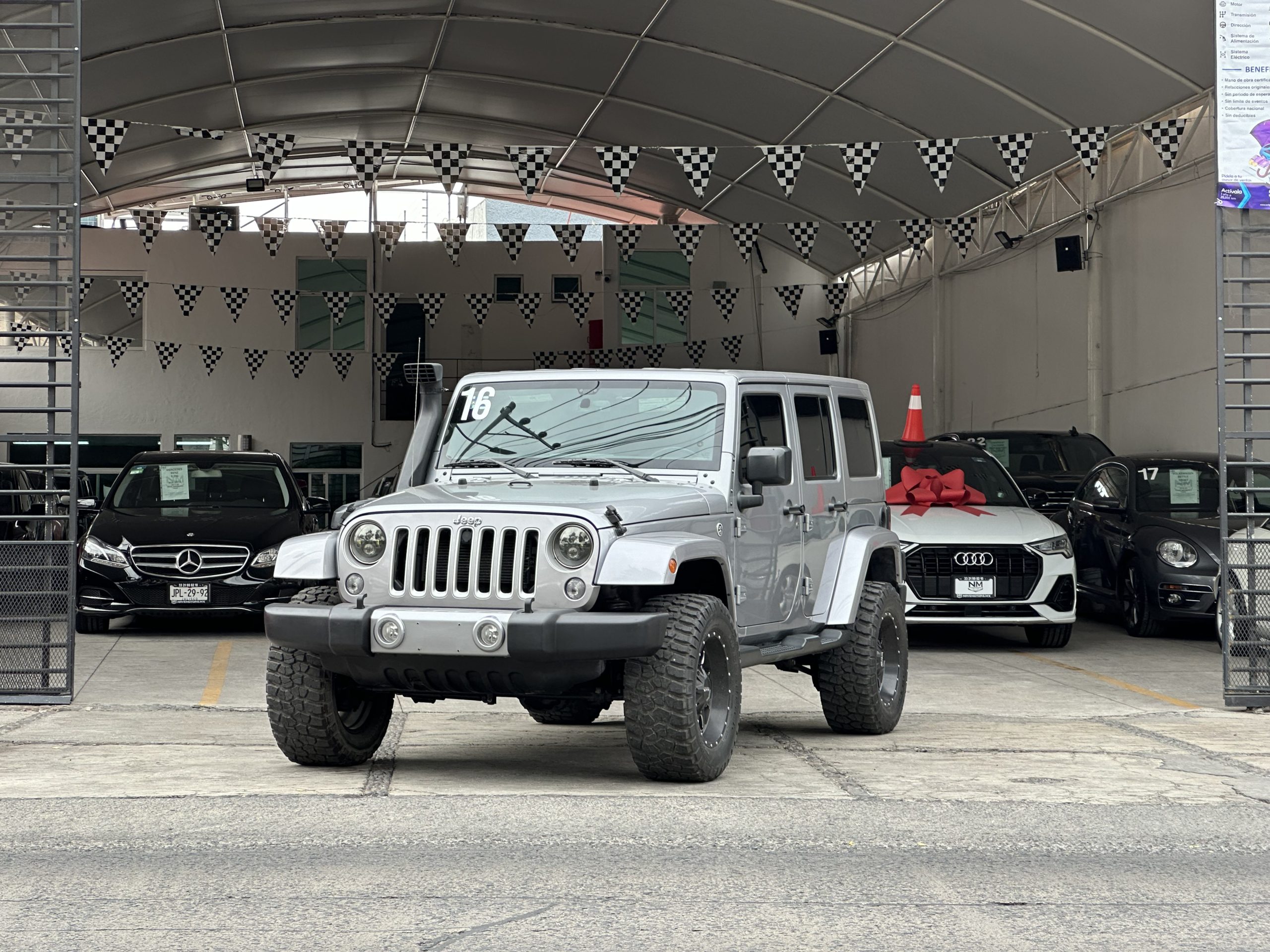 Jeep Wrangler 2016 Wrangler Unlimed Sahara Automático Plata