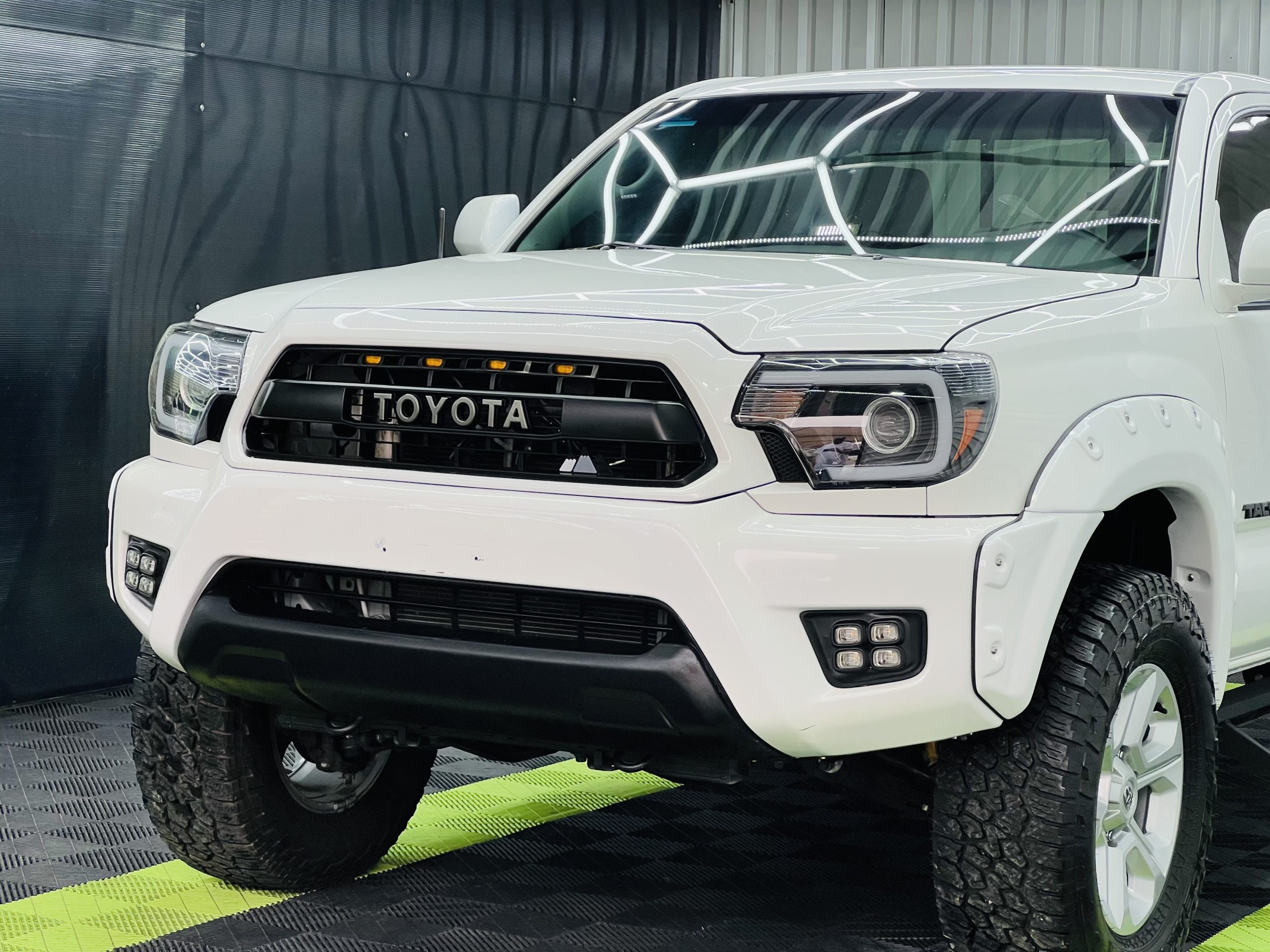 Toyota Tacoma 2014 2 puertas 4 Cil. A/T 4x2 Automático Blanco