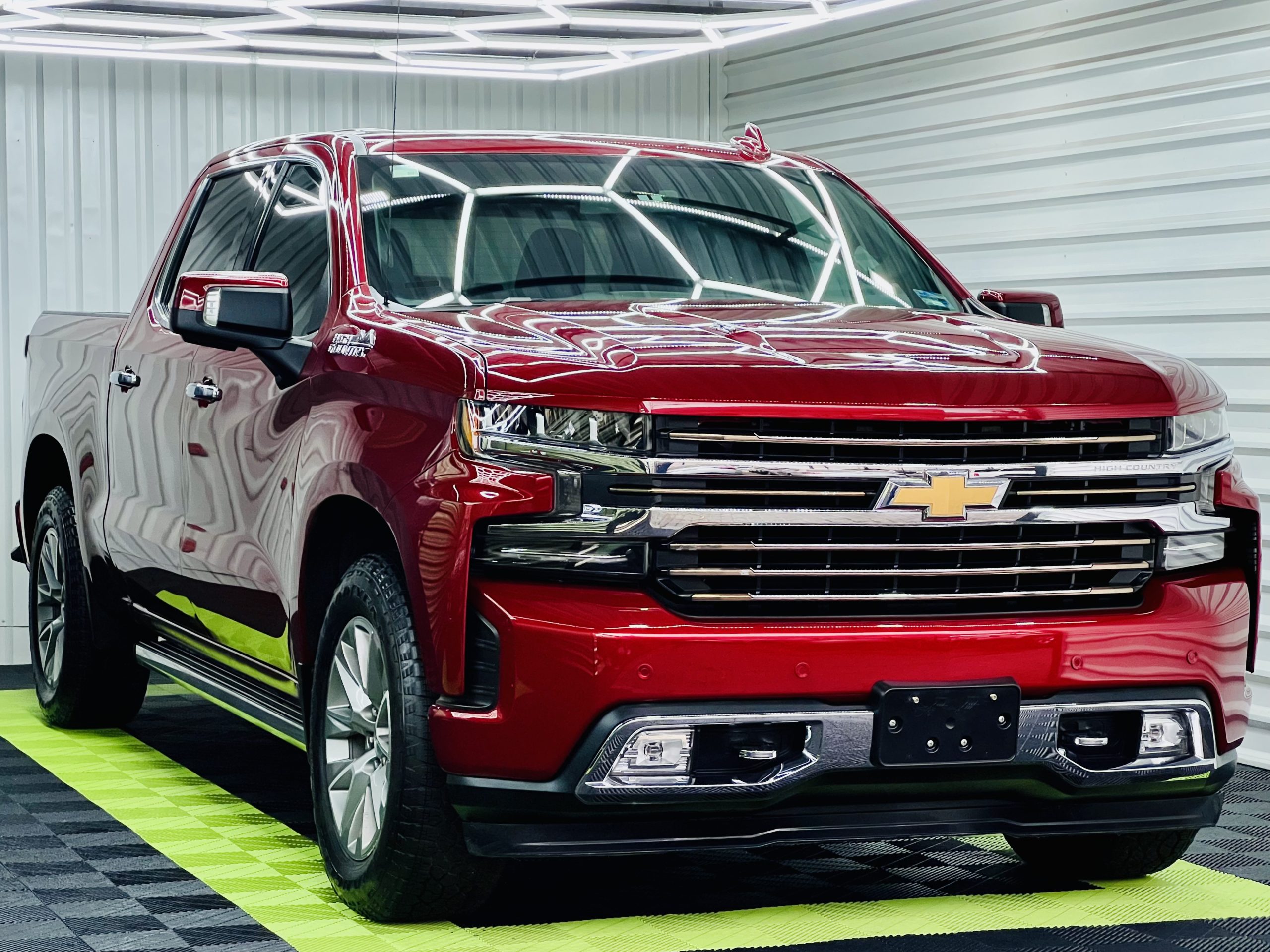 Chevrolet Cheyenne 2019 High Country 6.2L A/T 4x4 Automático Roj