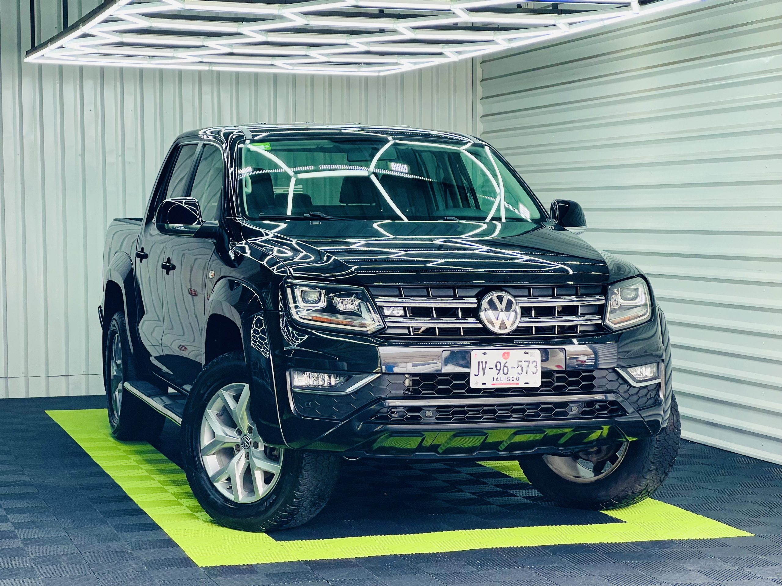 Volkswagen Amarok 2018 V6 TDI A/T Automático Negro