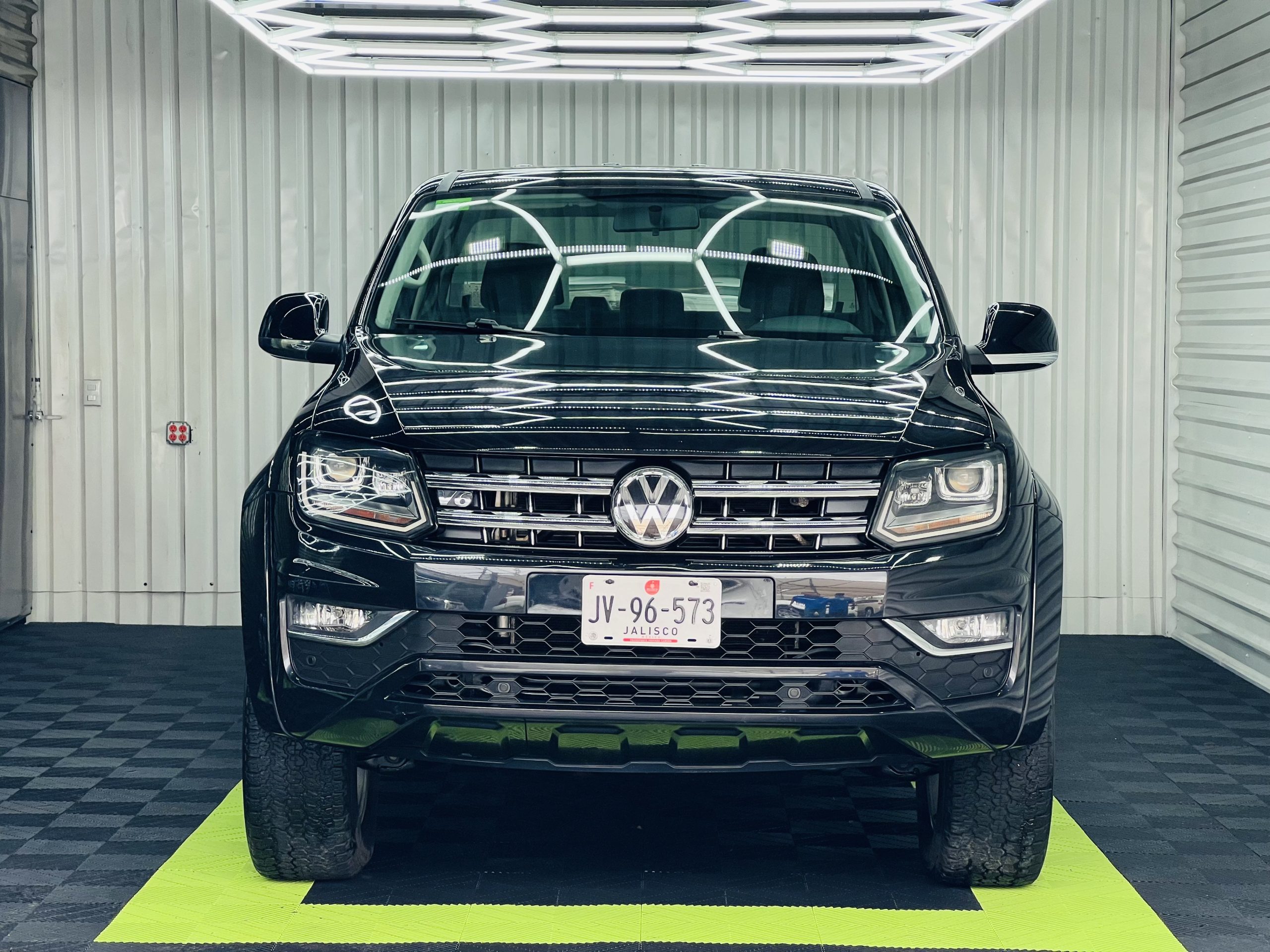 Volkswagen Amarok 2018 V6 TDI A/T Automático Negro