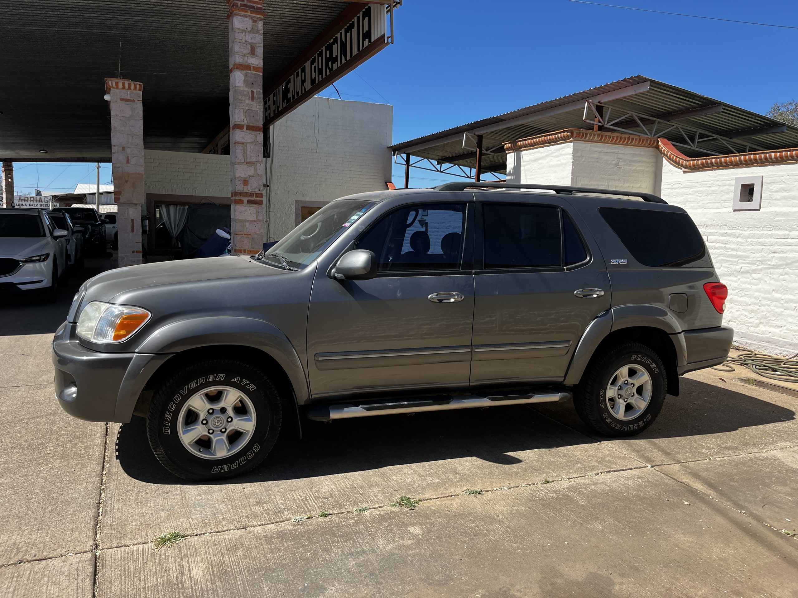 Toyota Sequoia 2005 SR5 Automático Gris