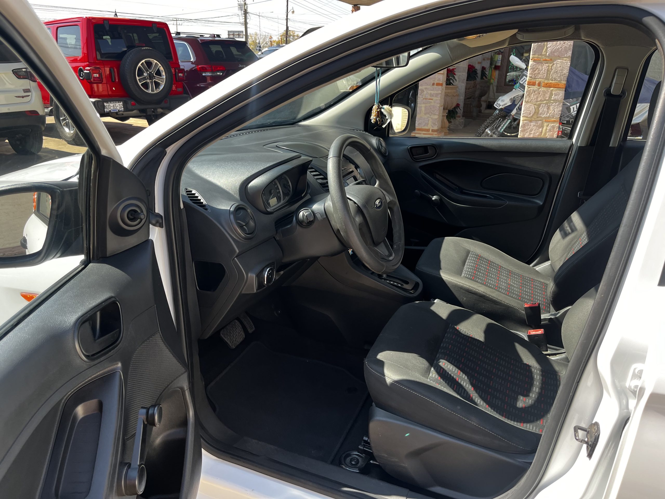 Ford Figo 2017 Impulse Manual Blanco