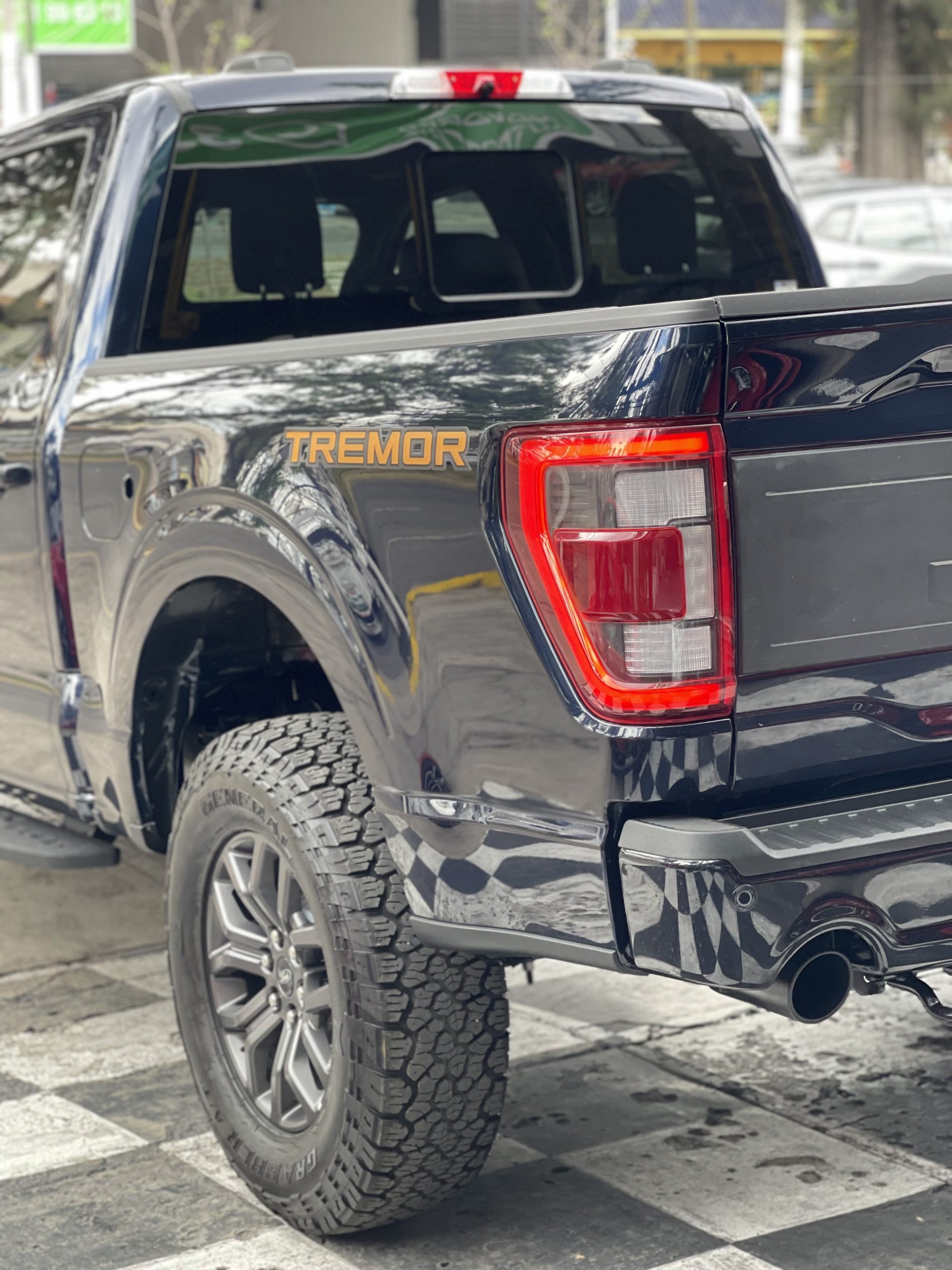 Ford Lobo 2023 Tremor high Automático Azul