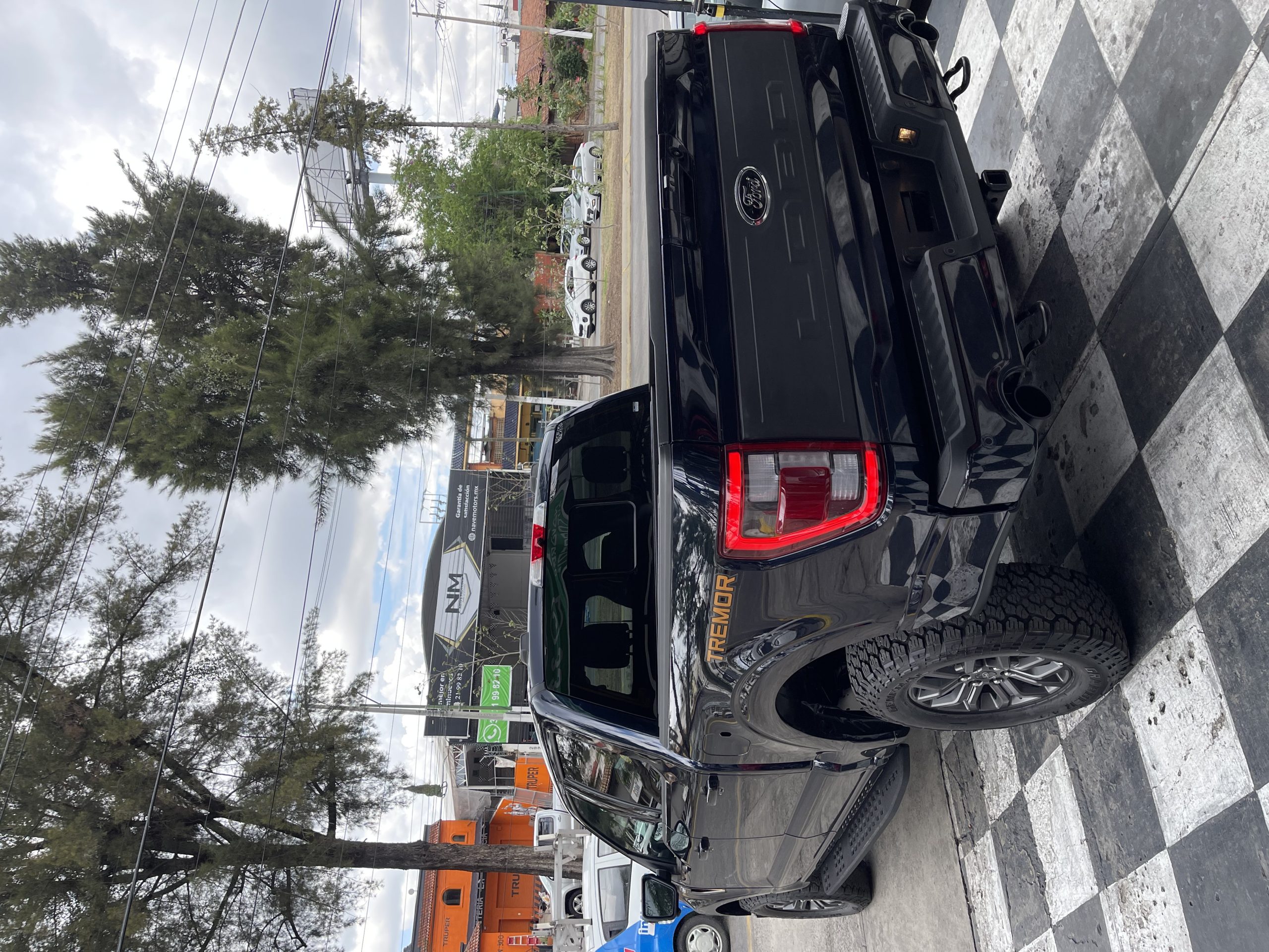 Ford Lobo 2023 Tremor high Automático Azul