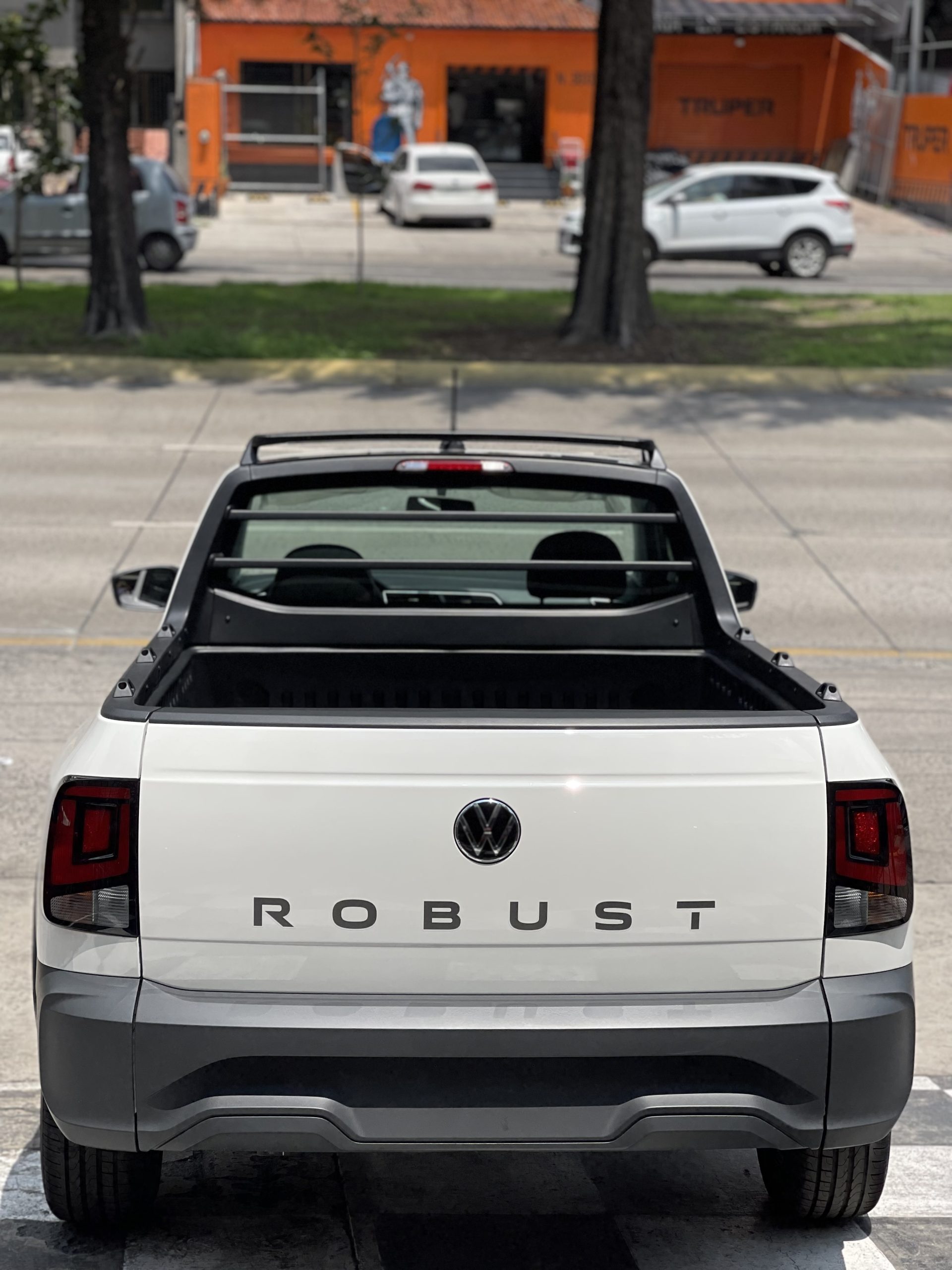 Volkswagen Saveiro 2024 Robust Manual Blanco
