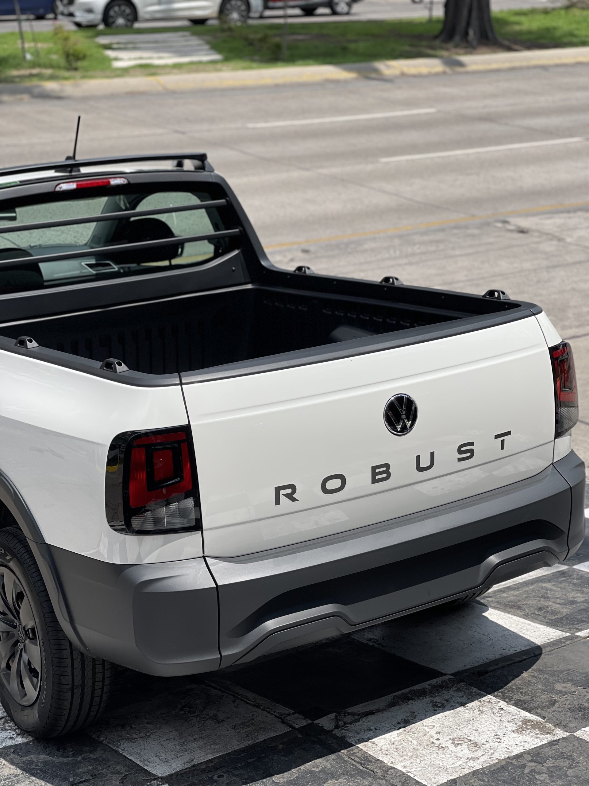 Volkswagen Saveiro 2024 Robust Manual Blanco