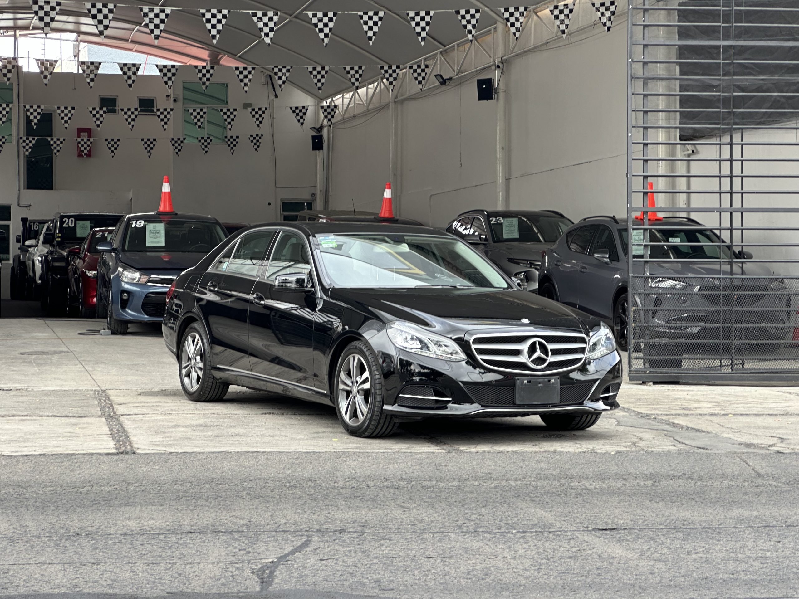 Mercedes-Benz Clase E 2016 E200 Automático Negro