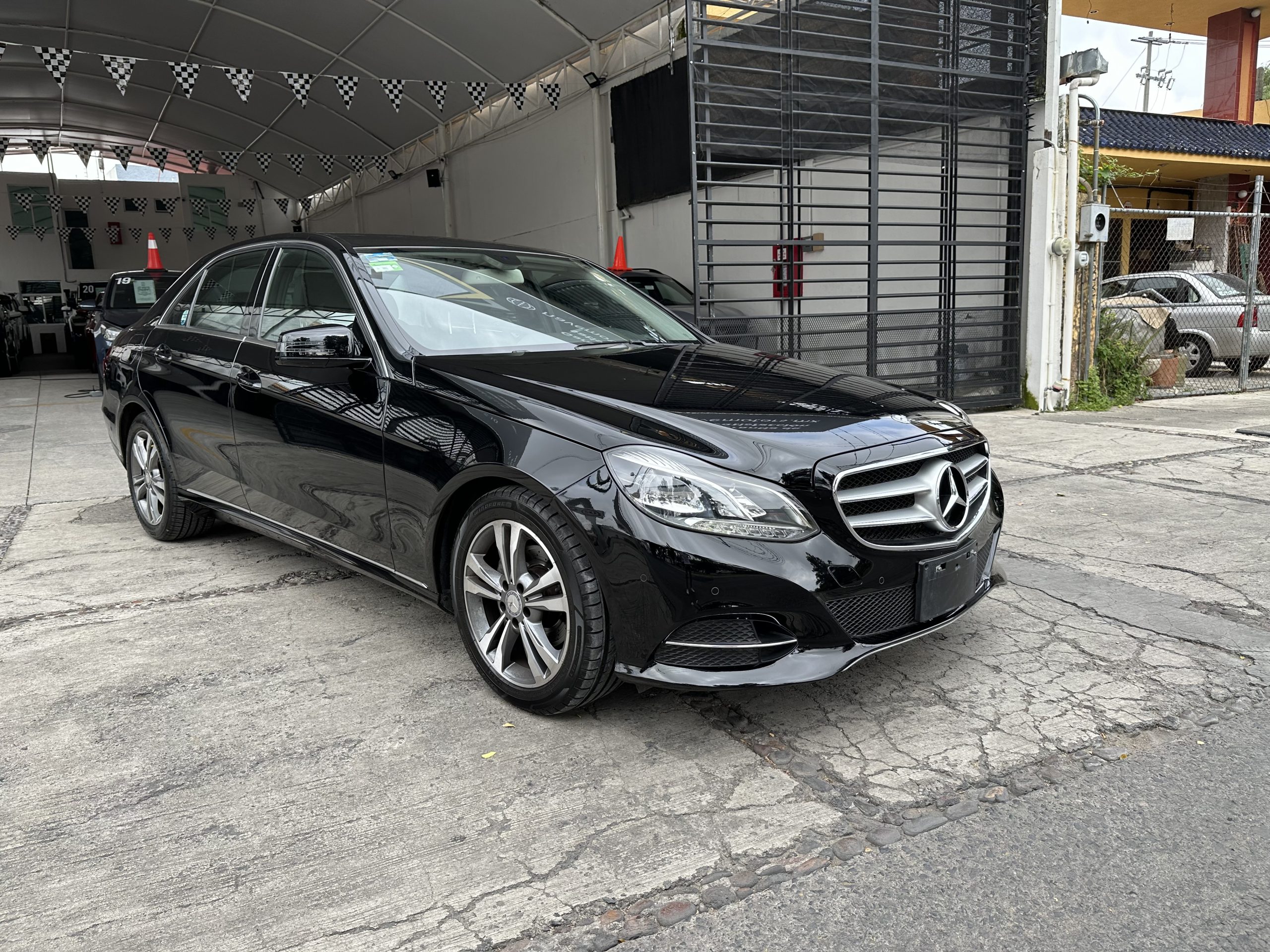 Mercedes-Benz Clase E 2016 E200 Automático Negro