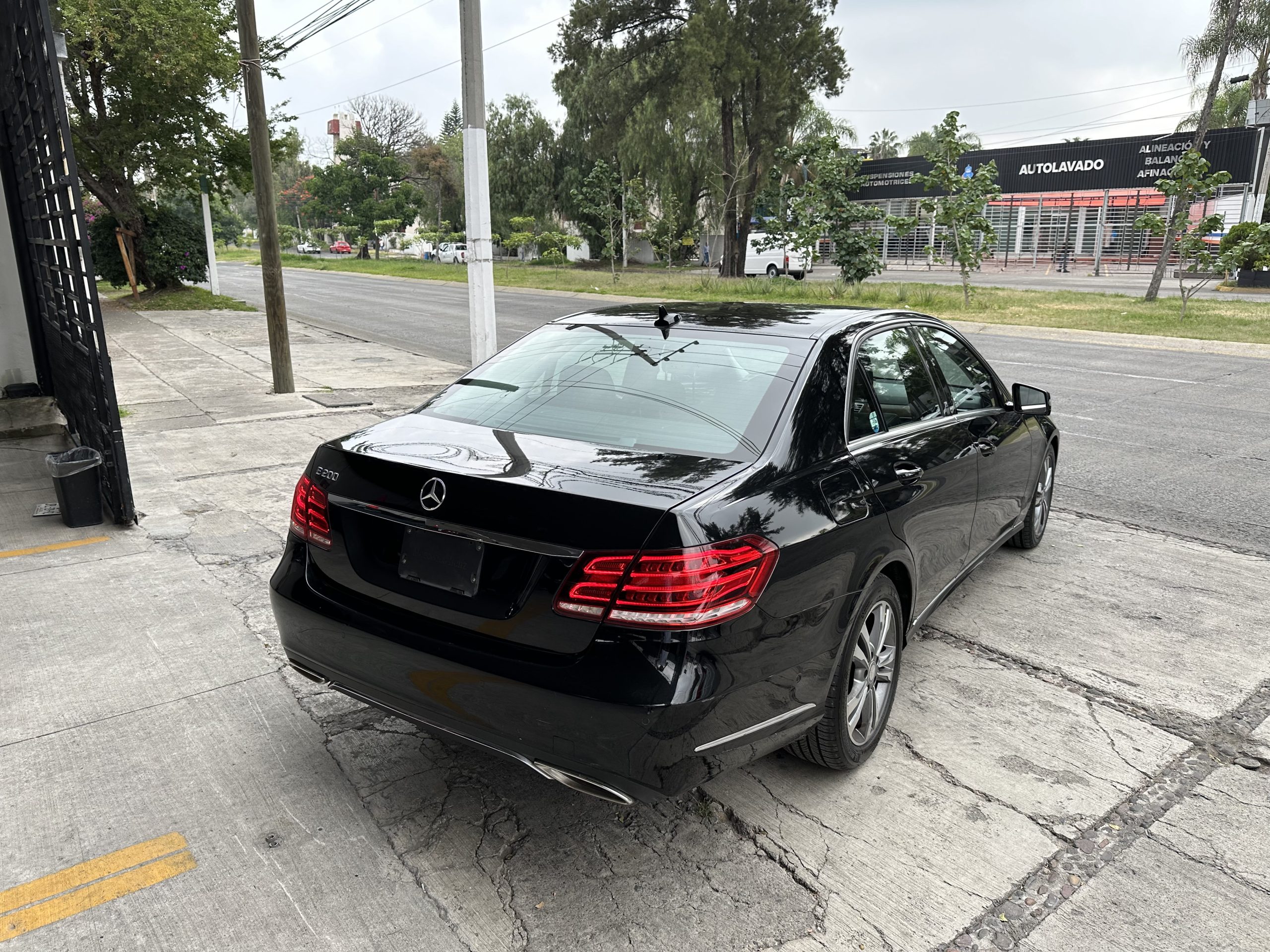 Mercedes-Benz Clase E 2016 E200 Automático Negro