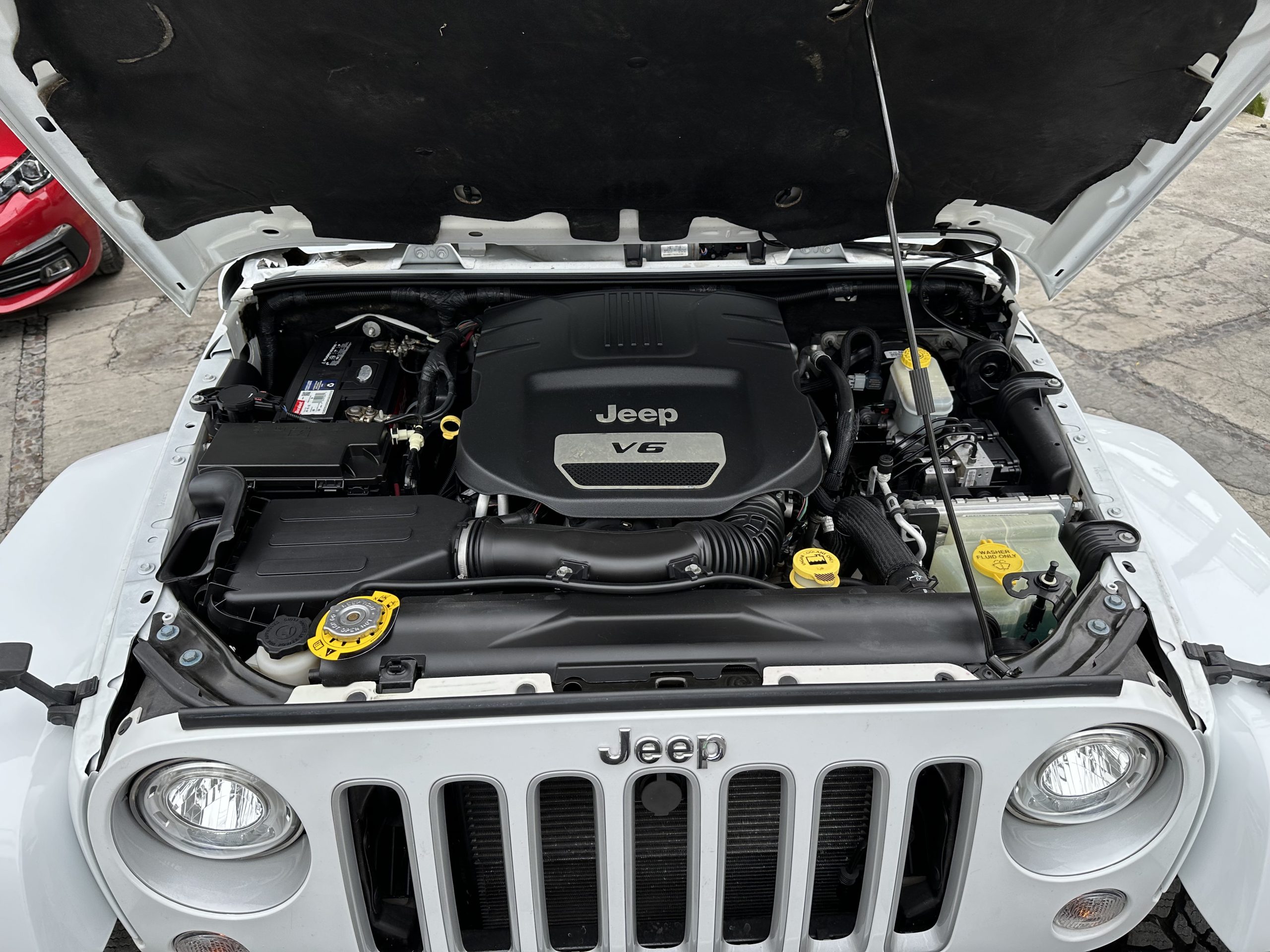 Jeep Wrangler 2017 Sáhara unlimited Automático Blanco