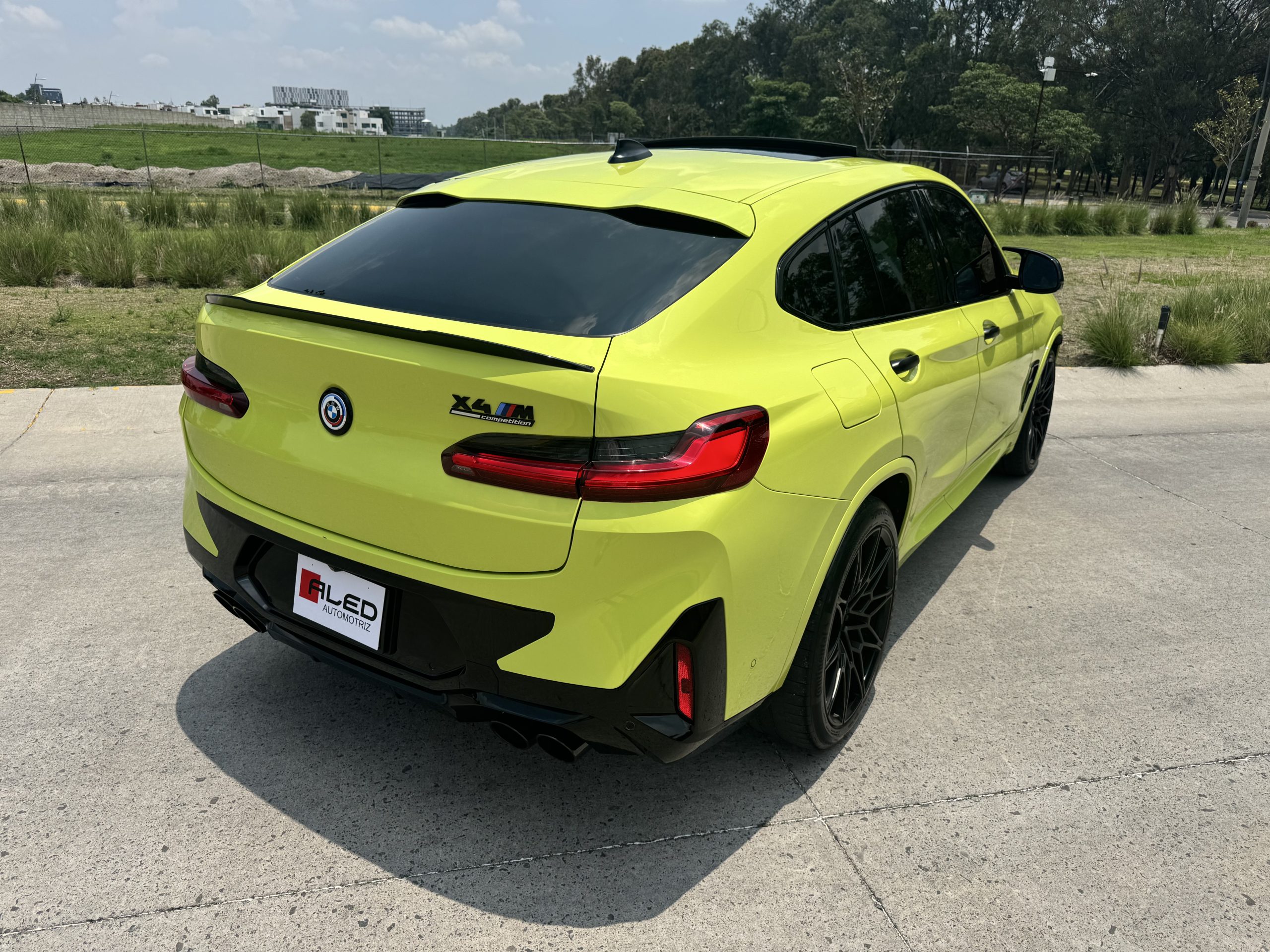 BMW X4 2023 M Competition Automático Amarillo