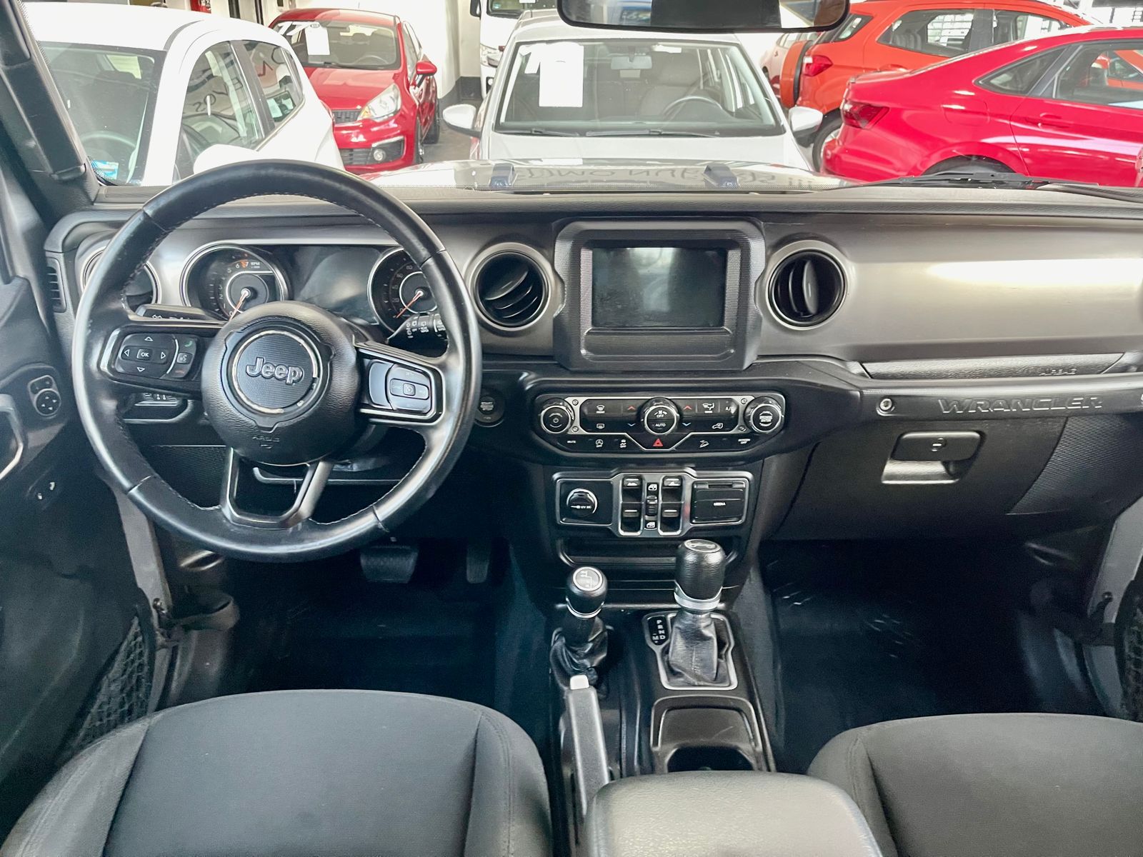 Jeep Wrangler 2019 Unlimited Sport Automático Plata