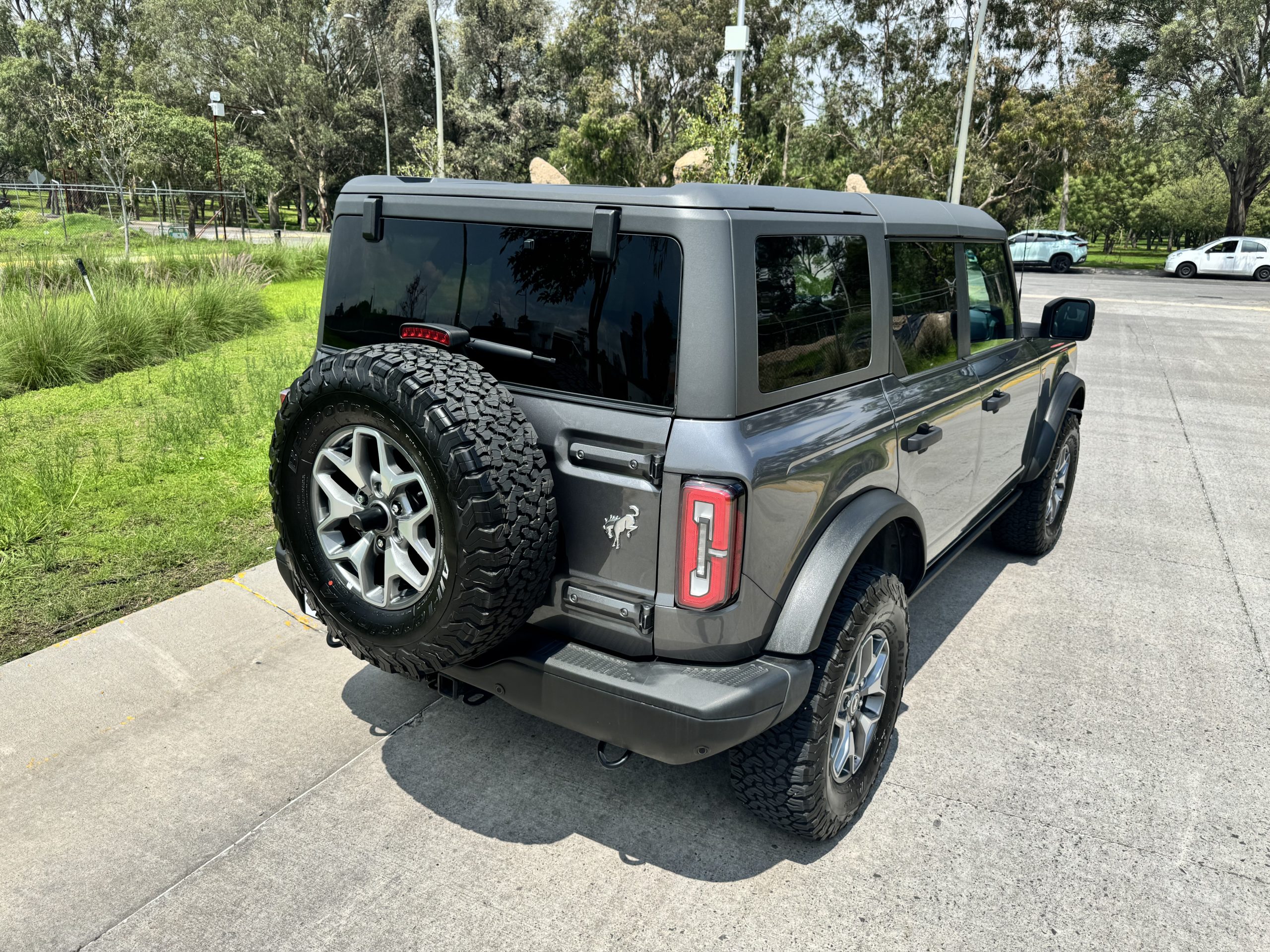 Ford Bronco 2023 Badlands Automático Gris