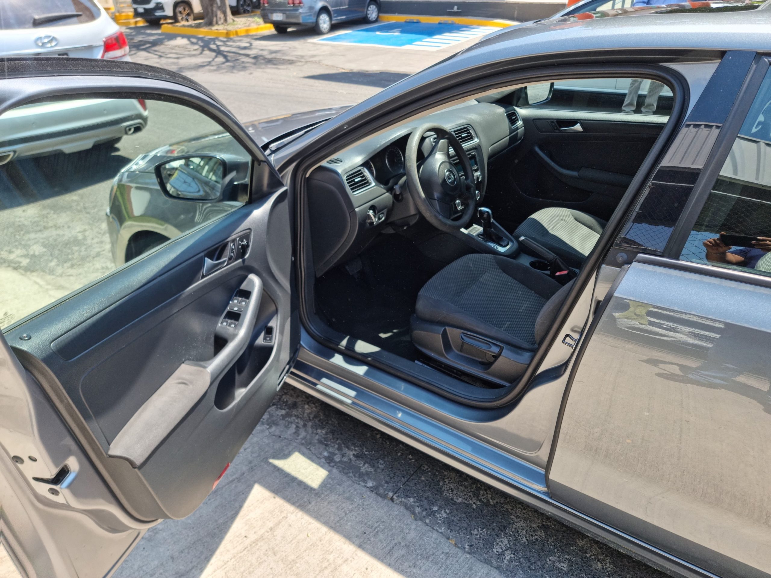 Volkswagen Jetta 2012 STYLE ACTIVE Automático Gris