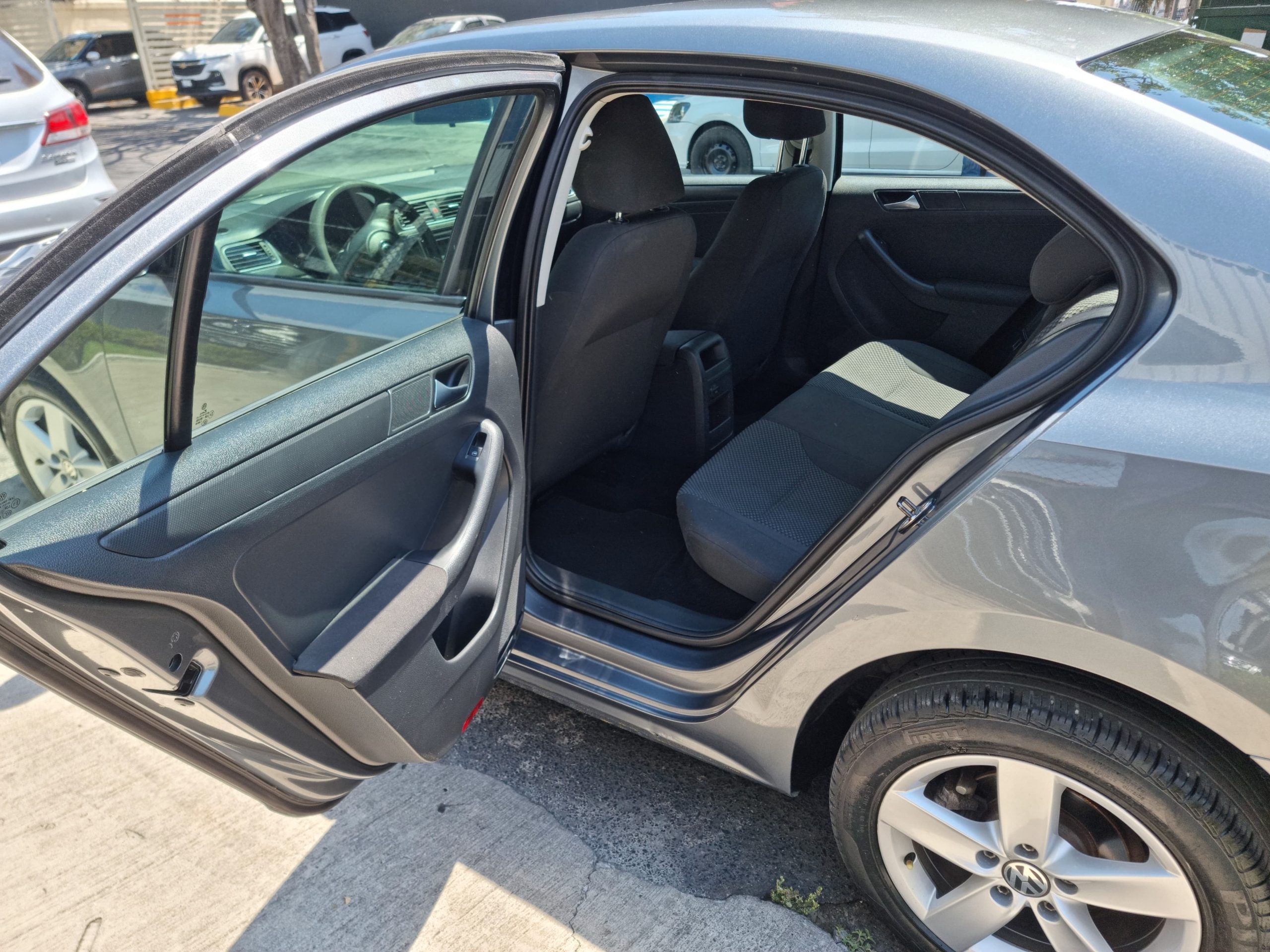 Volkswagen Jetta 2012 STYLE ACTIVE Automático Gris