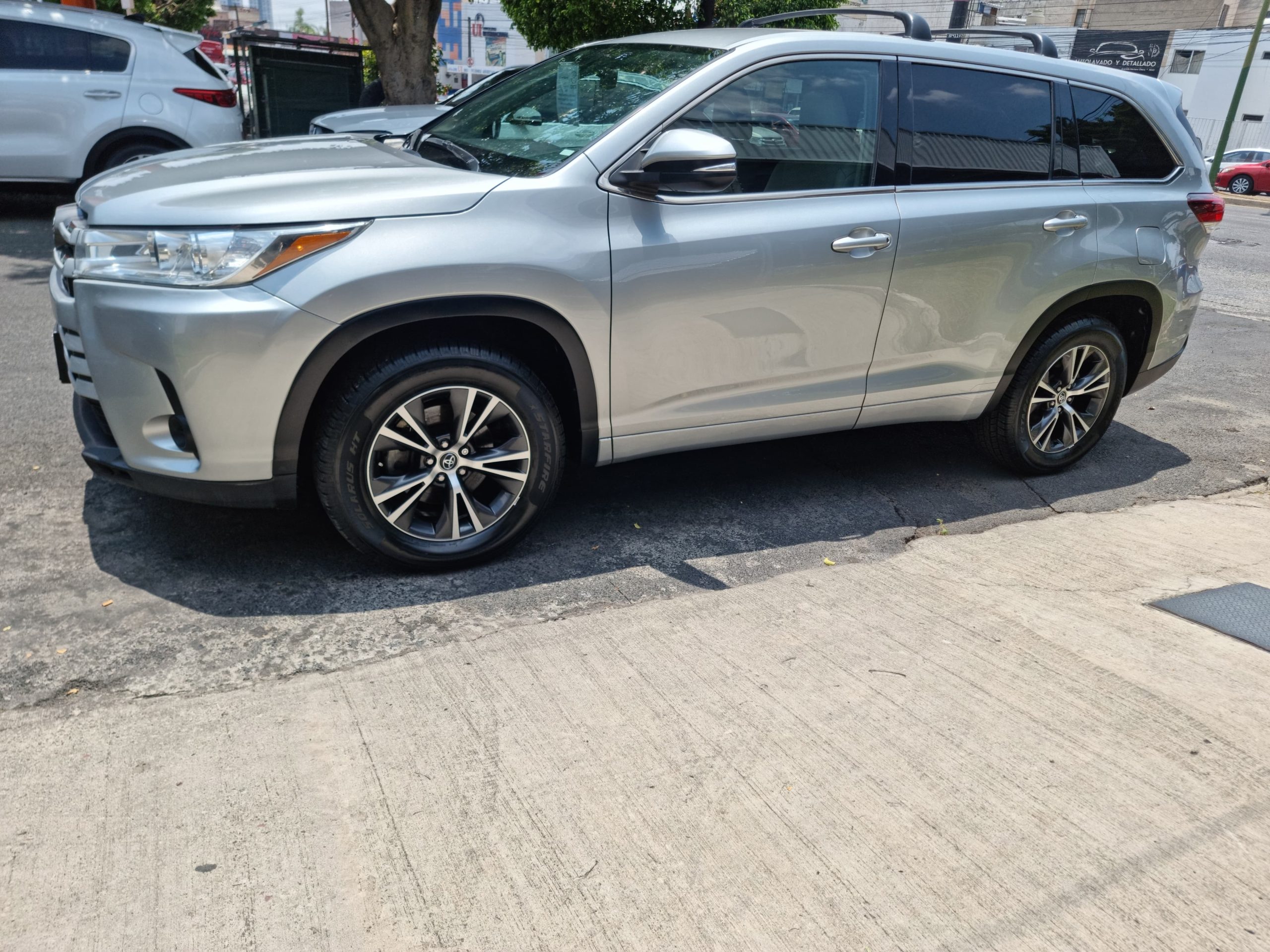 Toyota Highlander 2017 LE Automático Plata