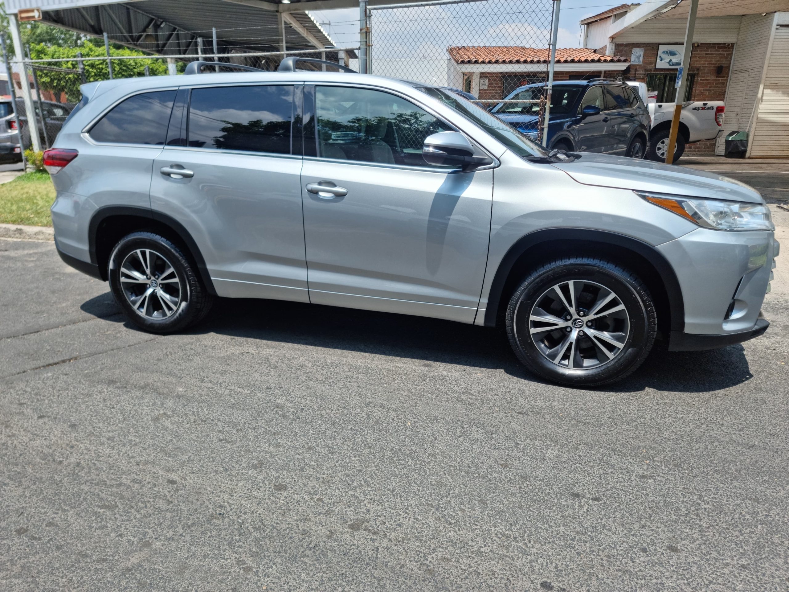 Toyota Highlander 2017 LE Automático Plata