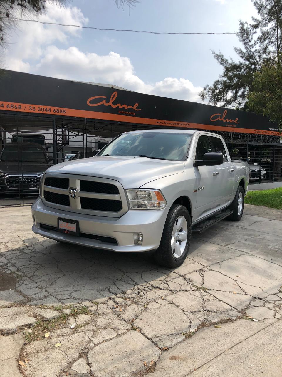 Dodge RAM 2016 2500 SPORT HEMI Automático Plata