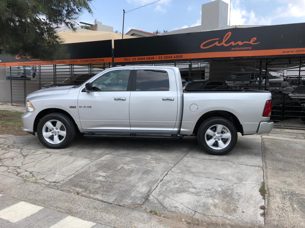 Dodge RAM 2016 2500 SPORT HEMI Automático Plata