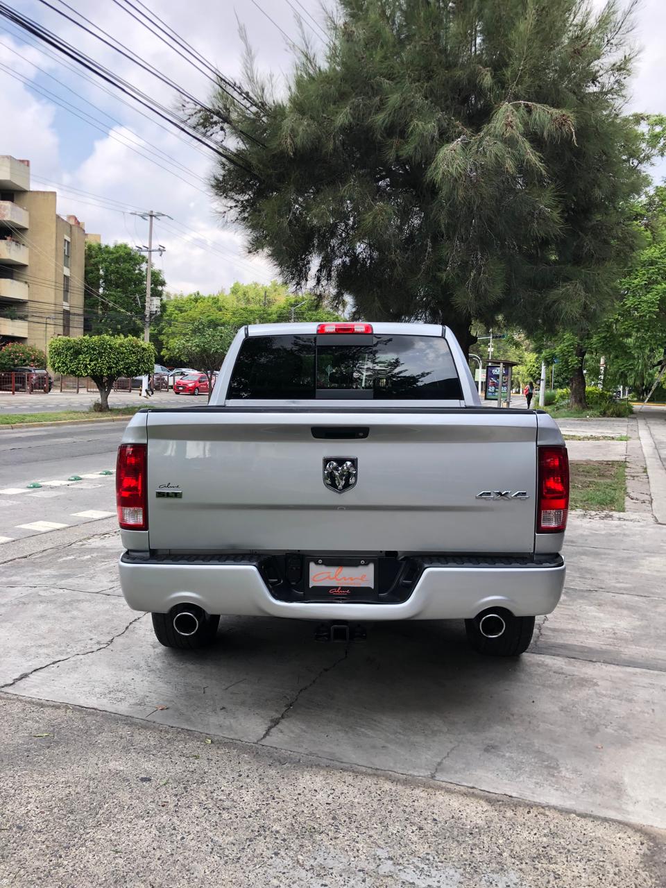 Dodge RAM 2016 2500 SPORT HEMI Automático Plata