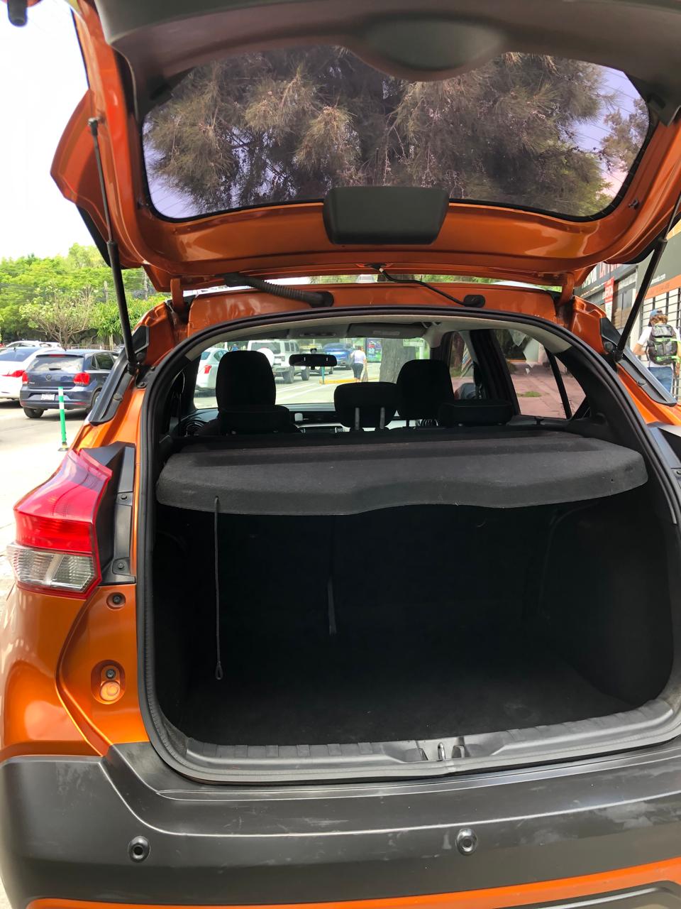 Nissan Kicks 2018 ADVANCE Automático Naranja