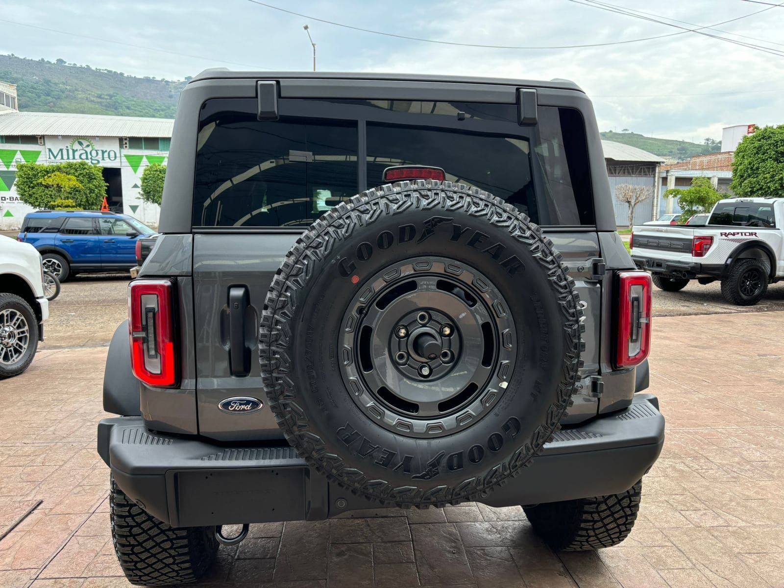 Ford Bronco 2024 Everglades Automático Gris