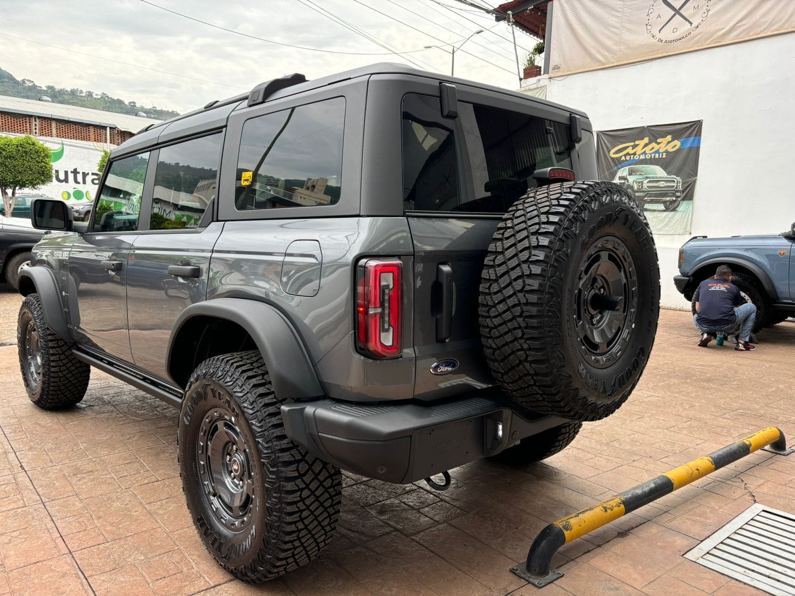Ford Bronco 2024 Everglades Automático Gris