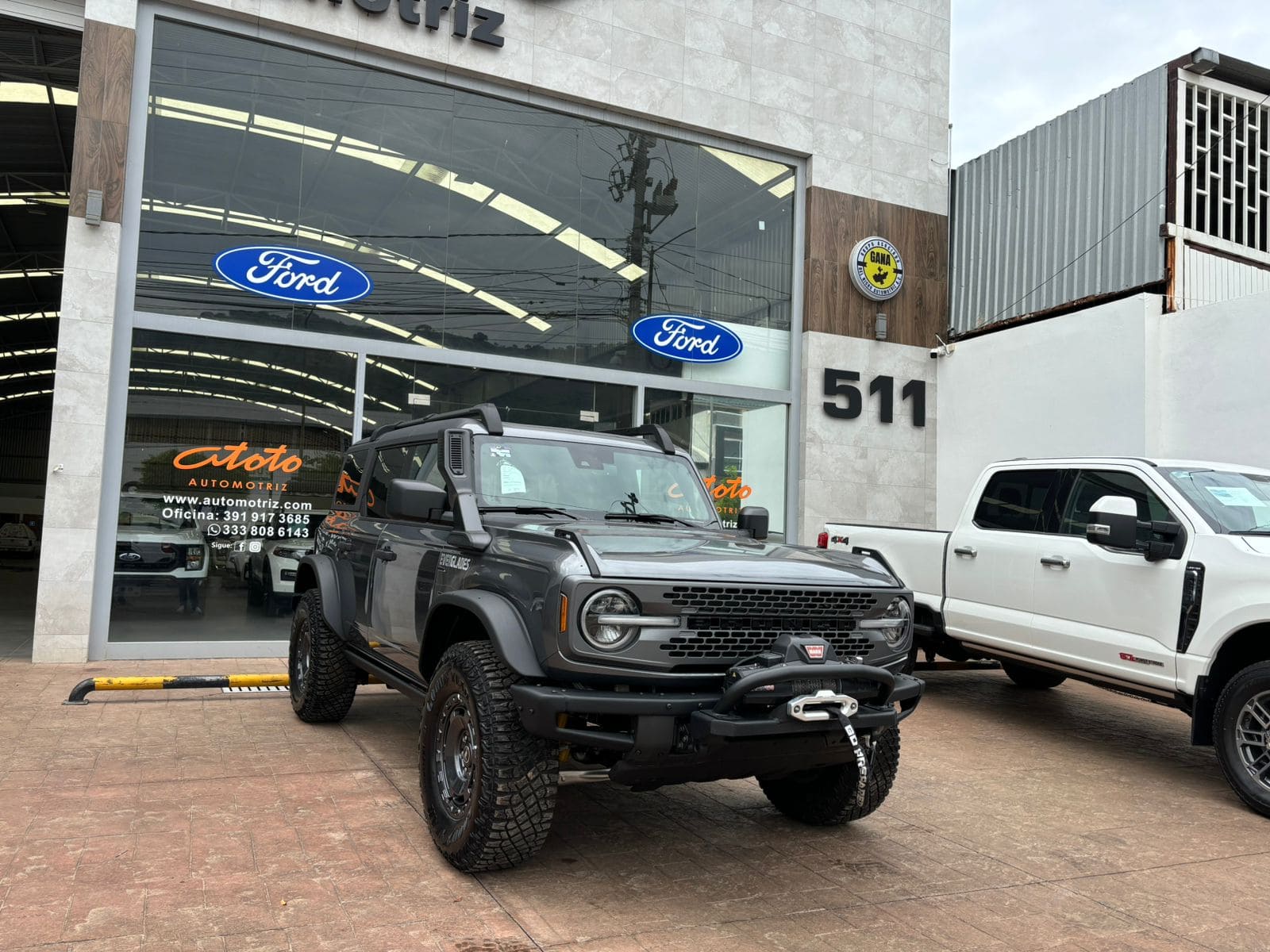 Ford Bronco 2024 Everglades Automático Gris