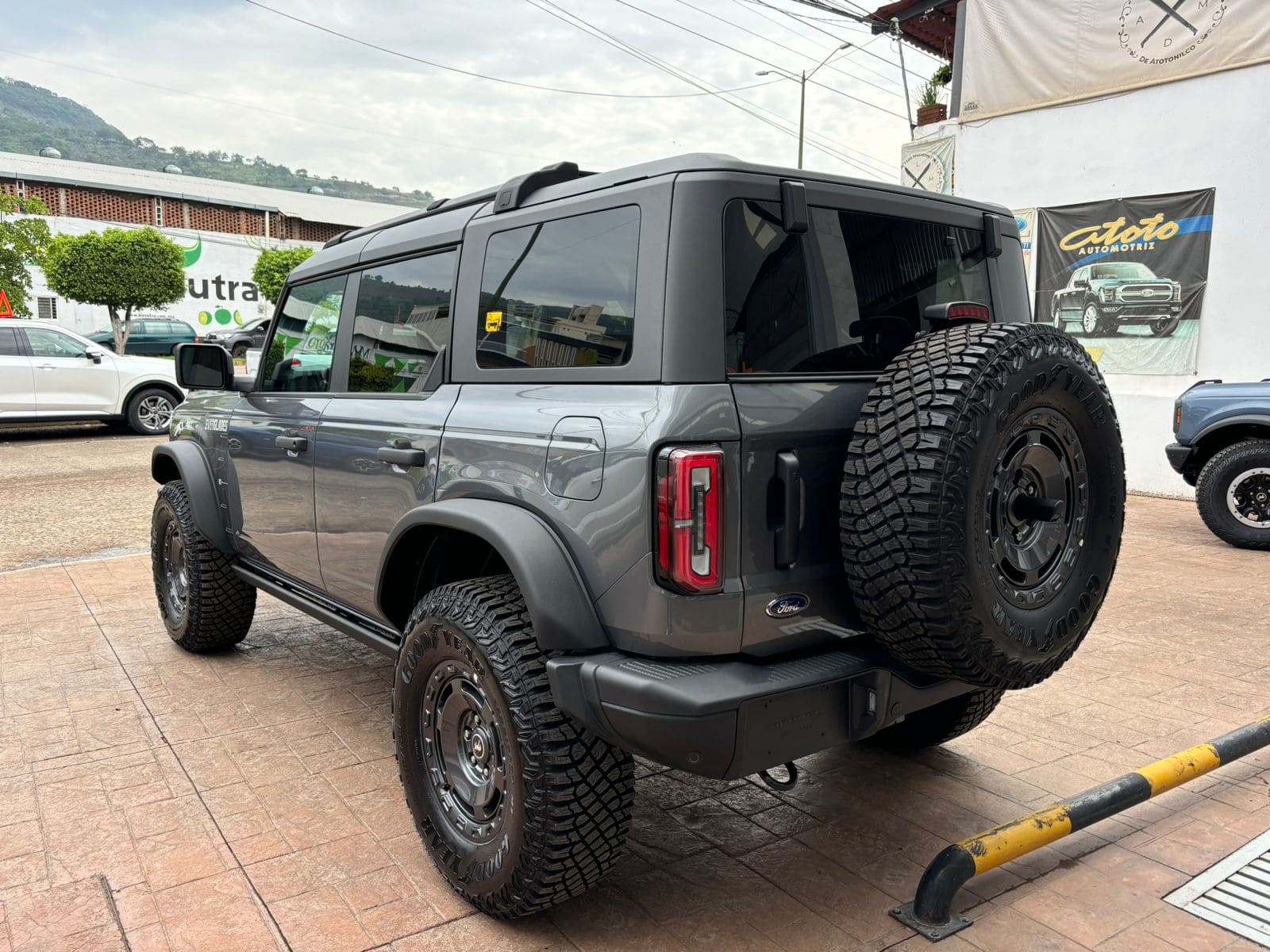 Ford Bronco 2024 Everglades Automático Gris