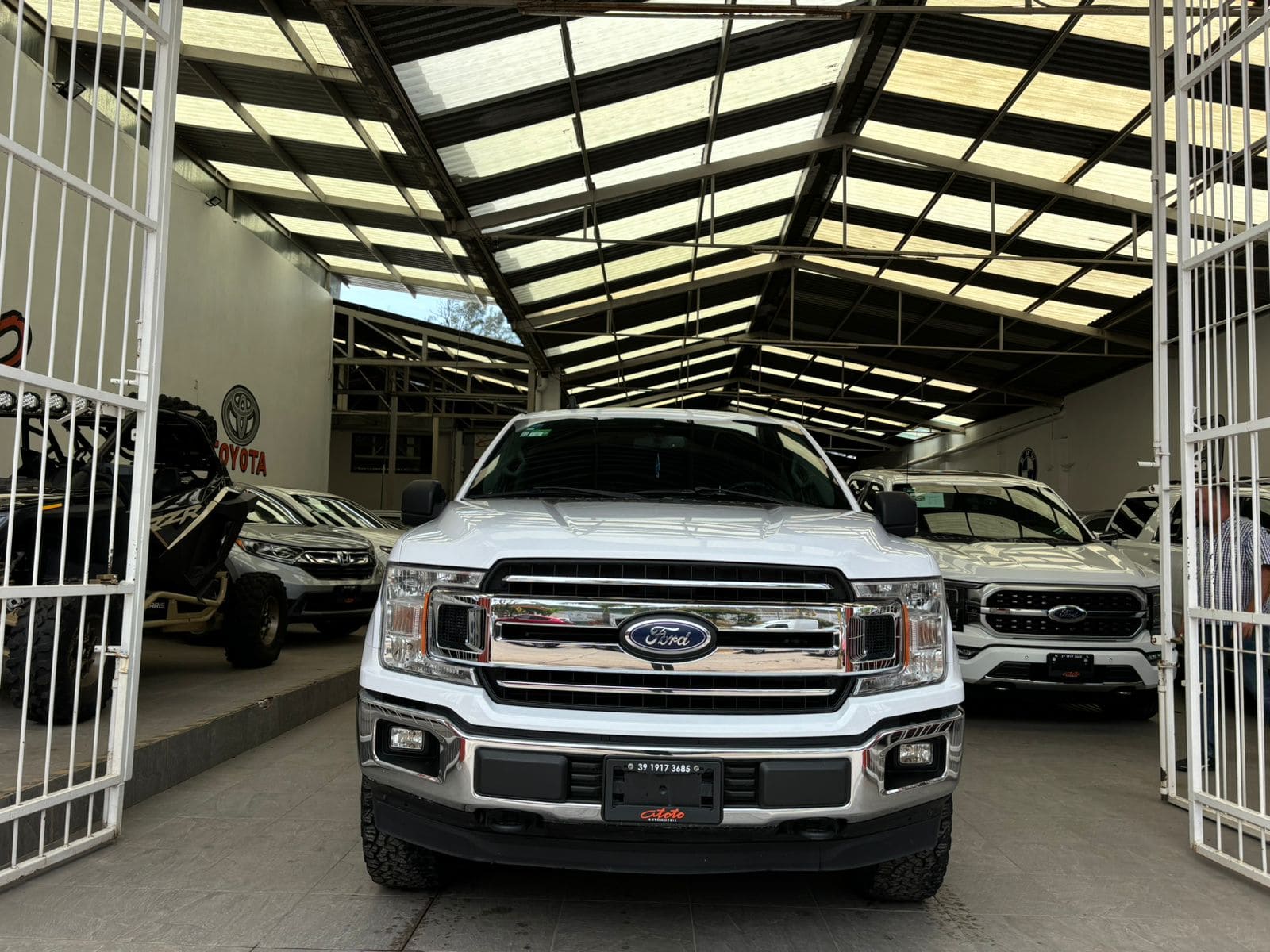 Ford Lobo 2020 XLT Cab Regular Automático Blanco