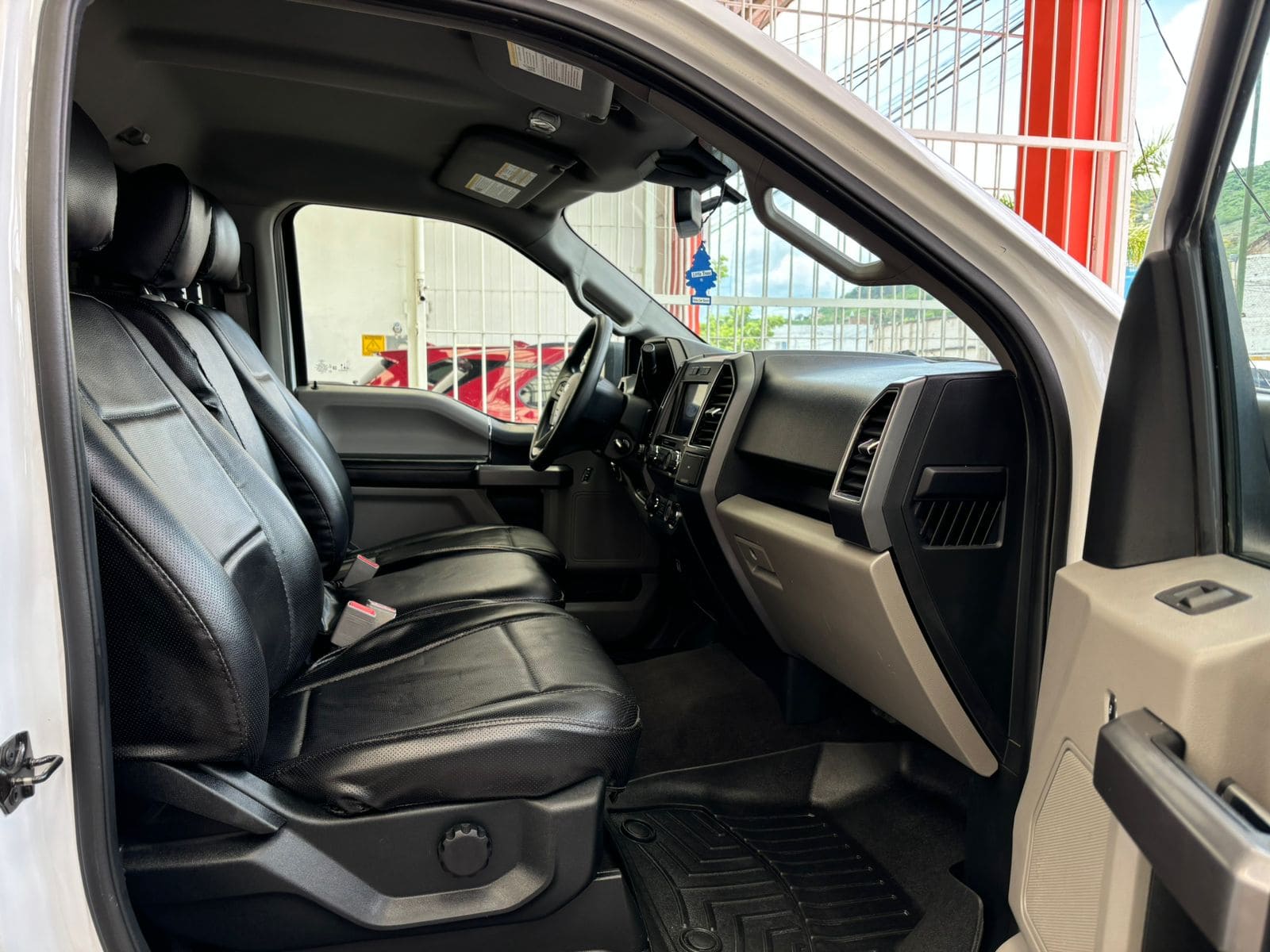 Ford Lobo 2020 XLT Cab Regular Automático Blanco