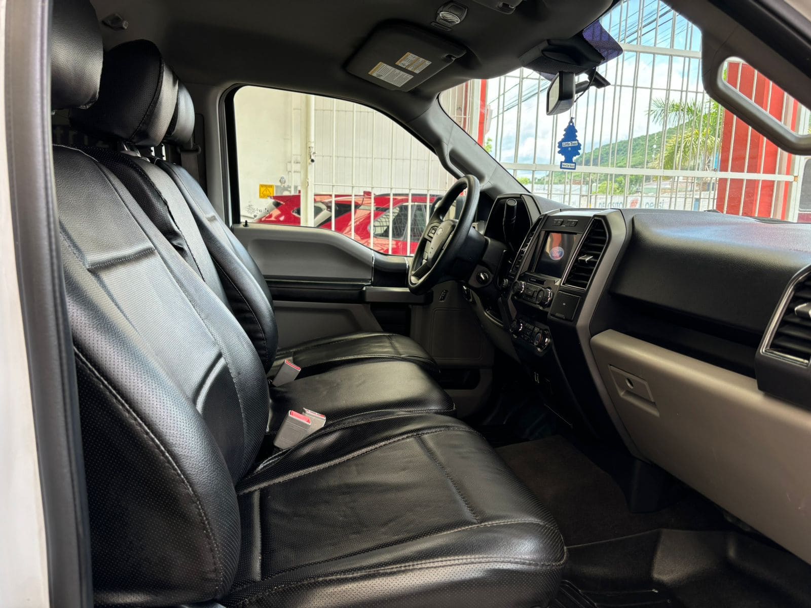 Ford Lobo 2020 XLT Cab Regular Automático Blanco