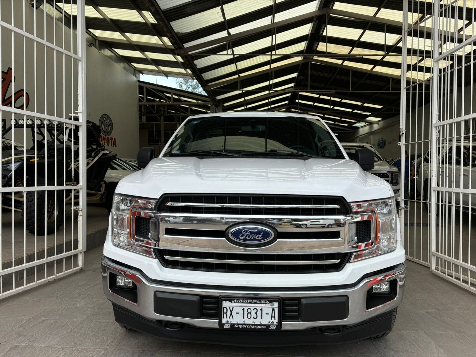 Ford Lobo 2020 XLT Cabina Regular Automático Blanco