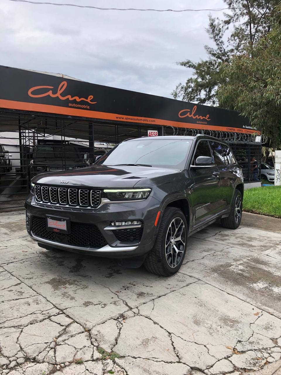 Jeep Grand Cherokee 2023 SUMMIT 4X4 Automático Gris