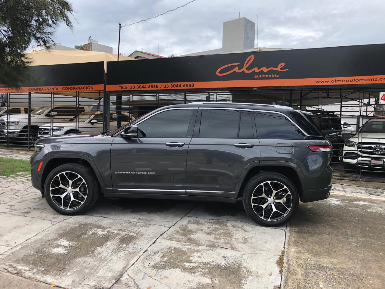 Jeep Grand Cherokee 2023 SUMMIT 4X4 Automático Gris