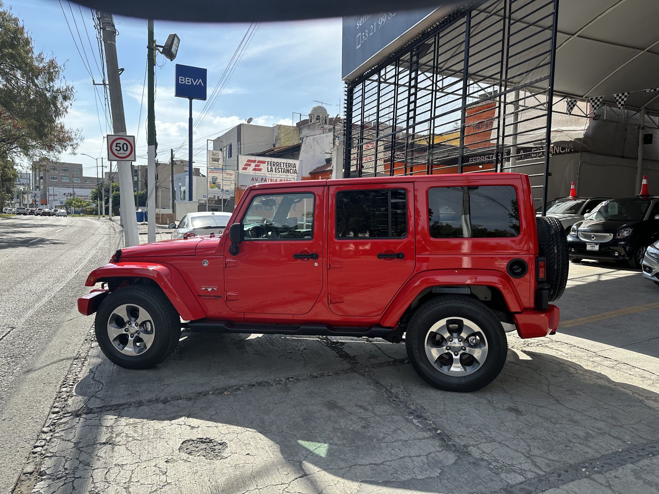 Jeep Wrangler 2018 Unlimited Sáhara Automático Rojo