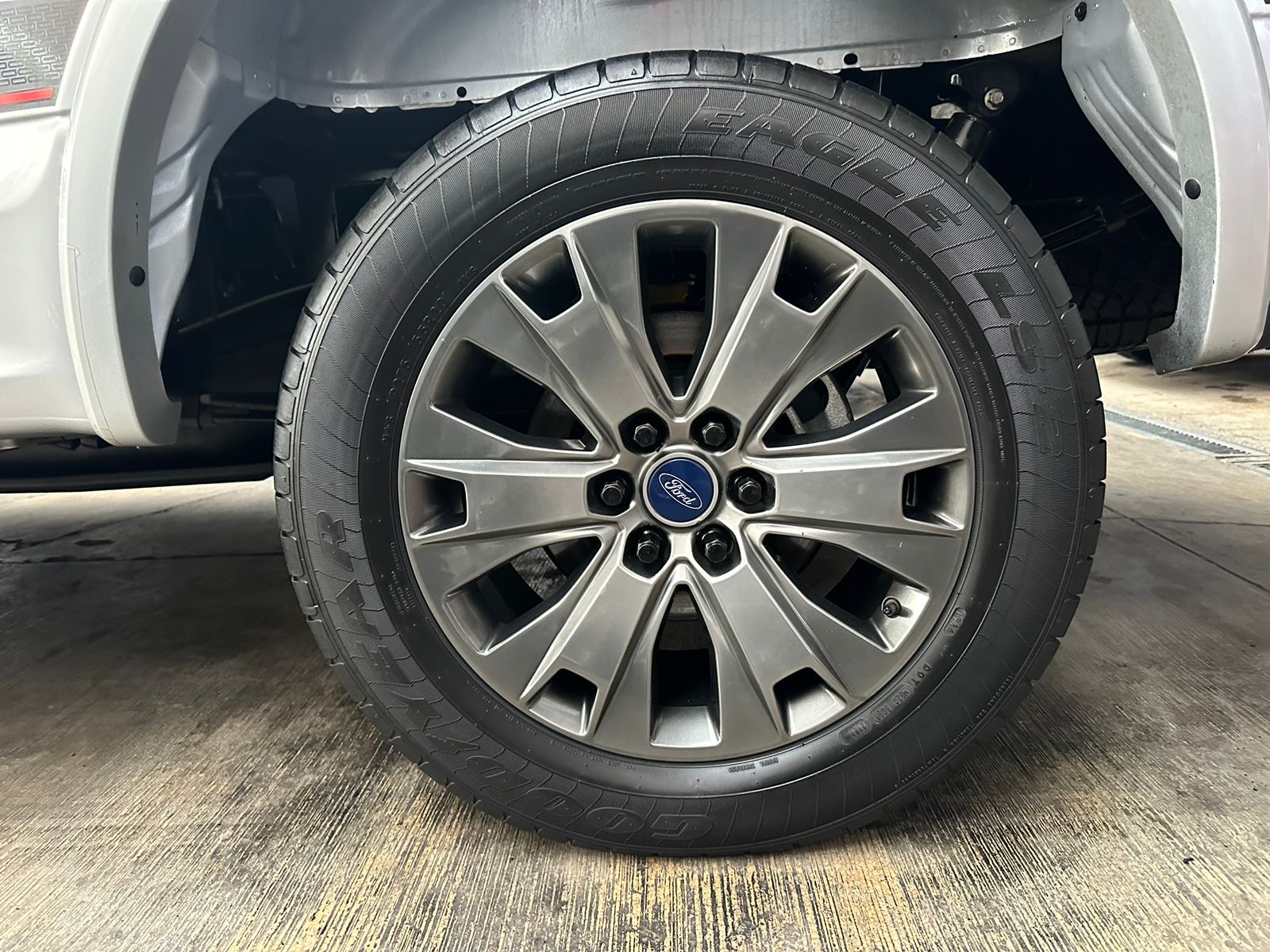 Ford Lobo 2017 Lariat Sport Automático Plata