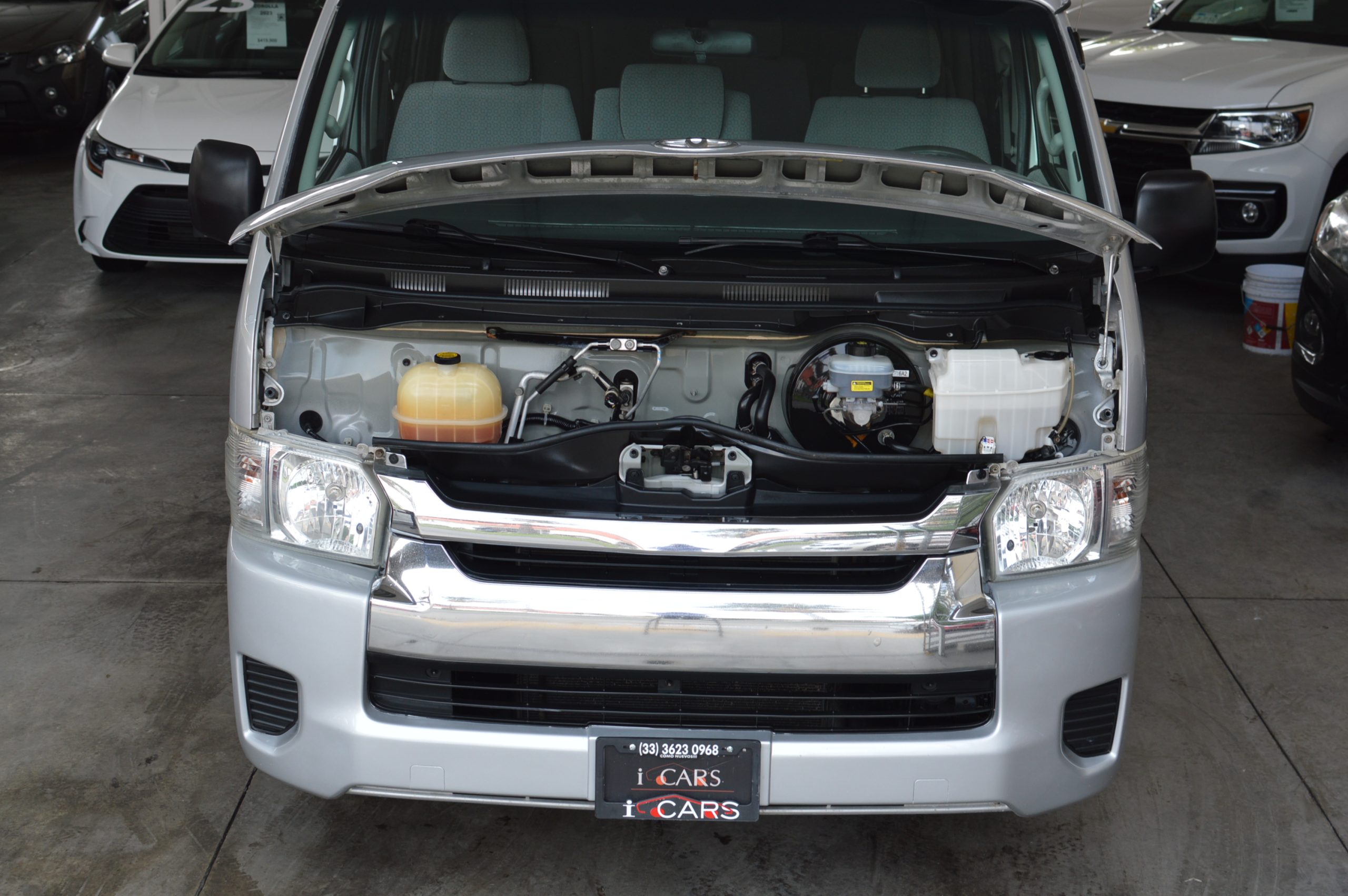 Toyota Hiace 2014 15 PAS Manual Plata