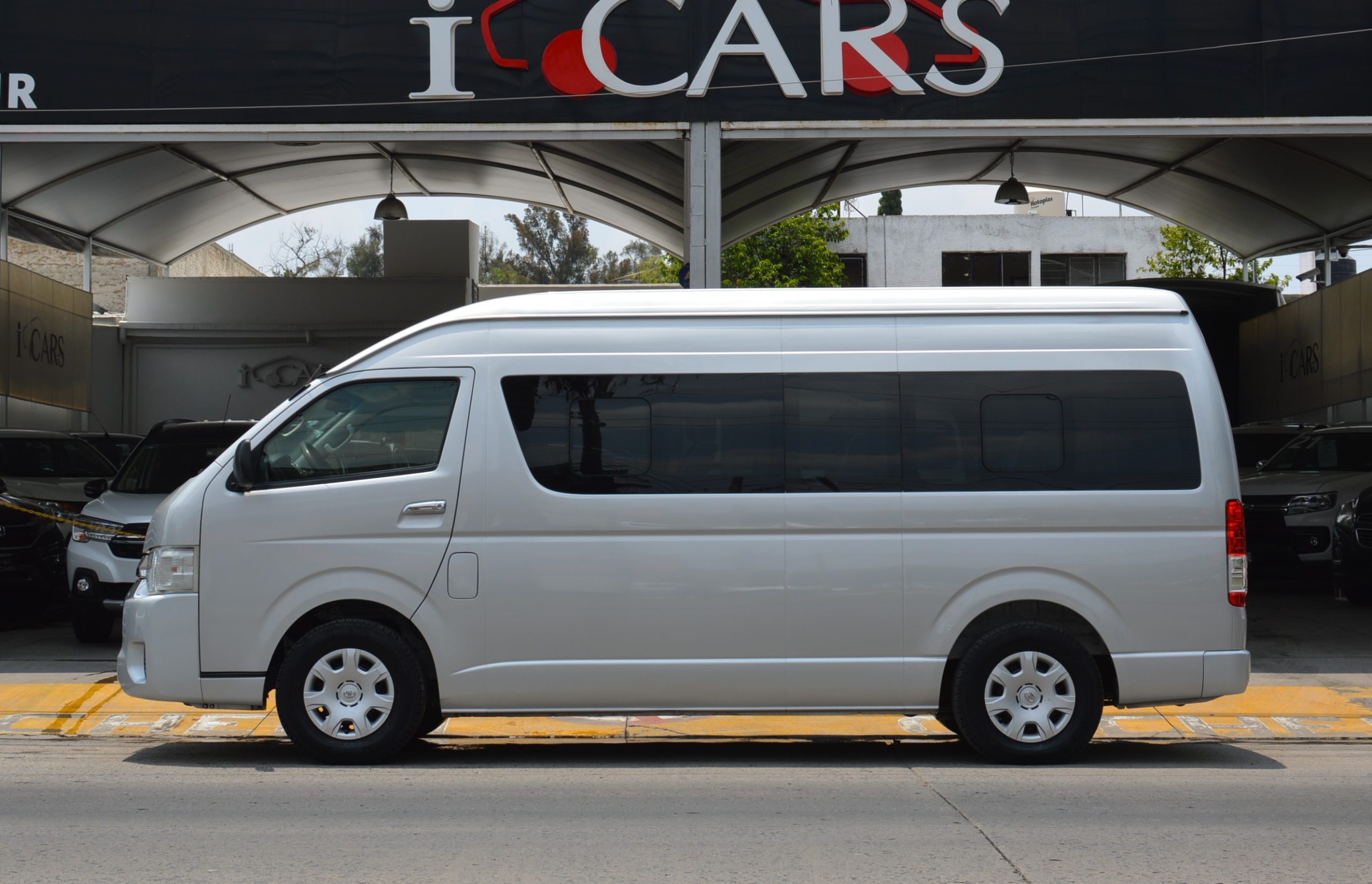 Toyota Hiace 2014 15 PAS Manual Plata