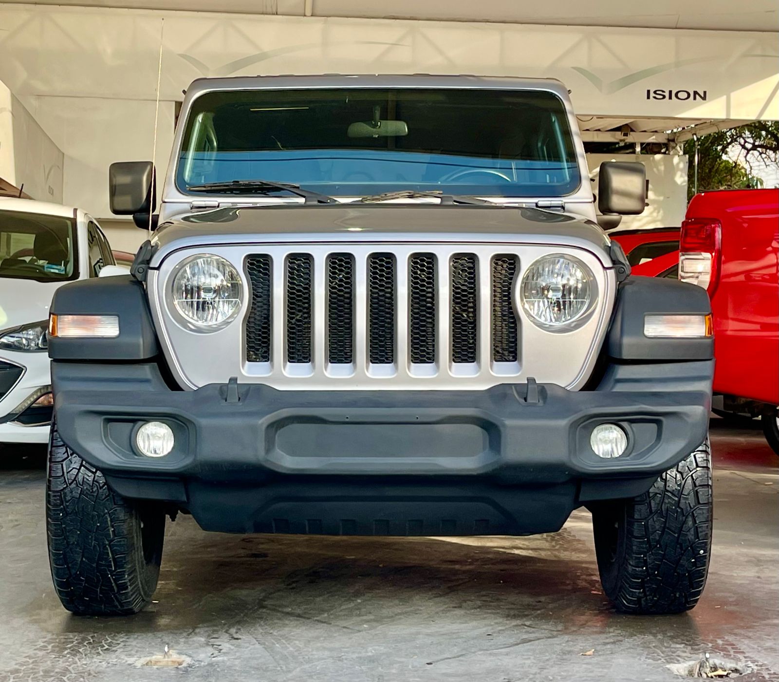 Jeep Wrangler 2019 Unlimited Sport Automático Plata