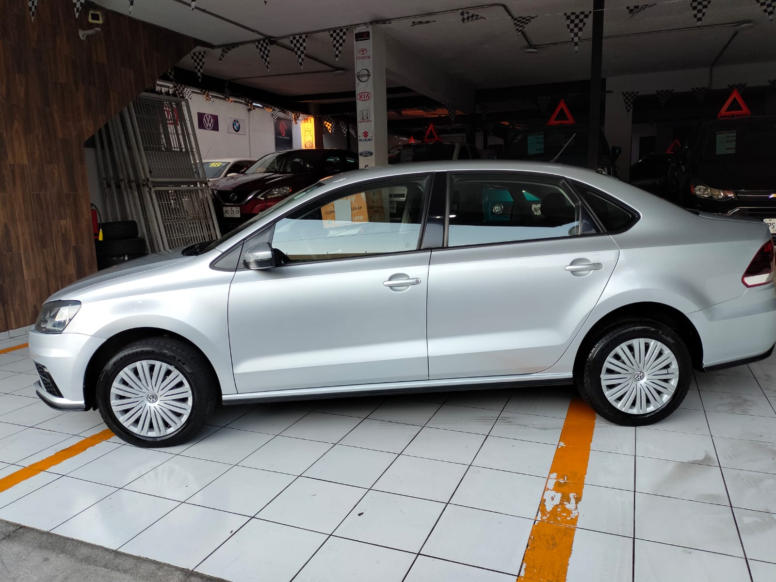 Volkswagen Vento 2020 STARLINE Automático Plata