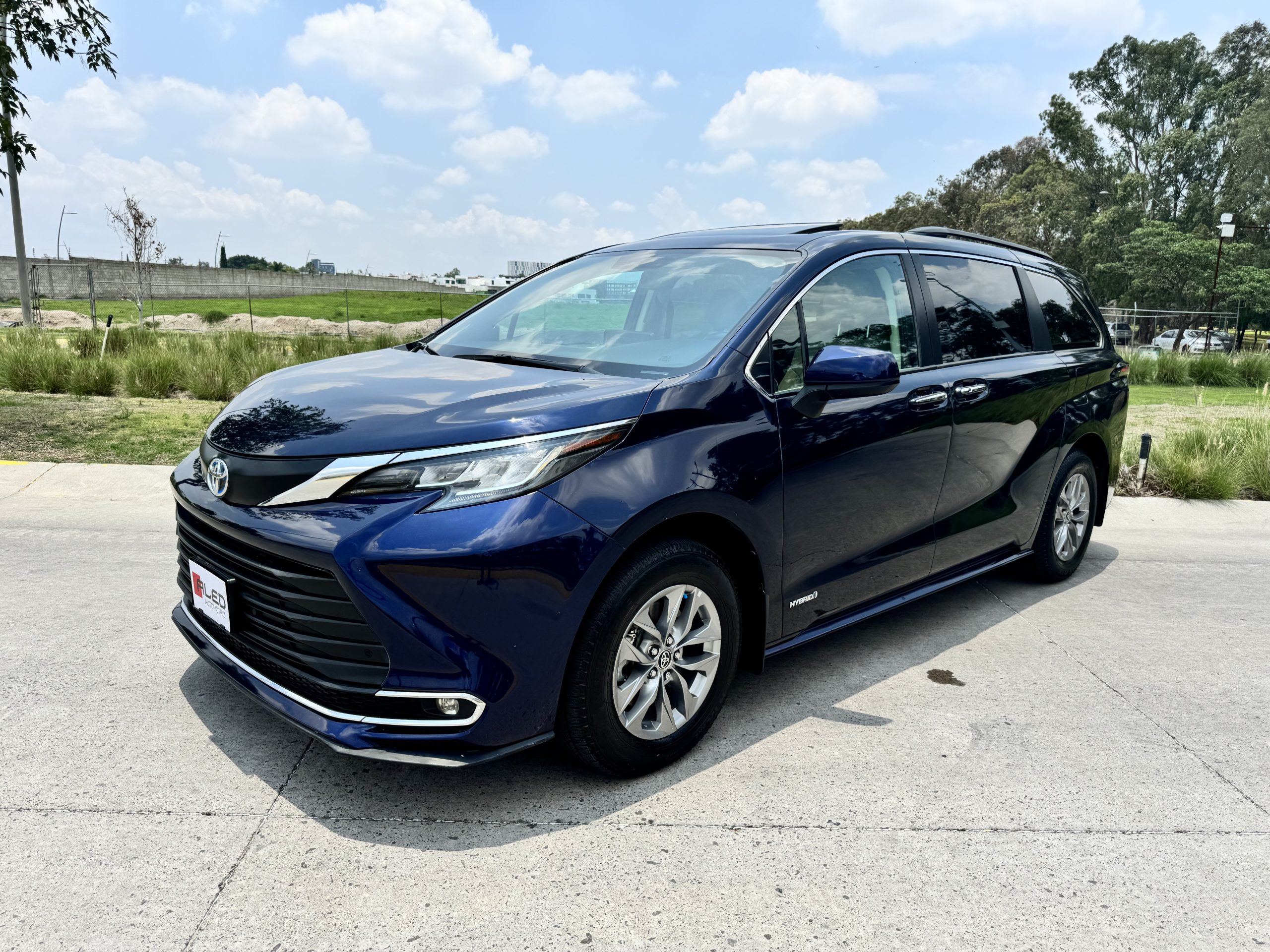 Toyota Sienna 2021 XLE Hybrid Automático Azul