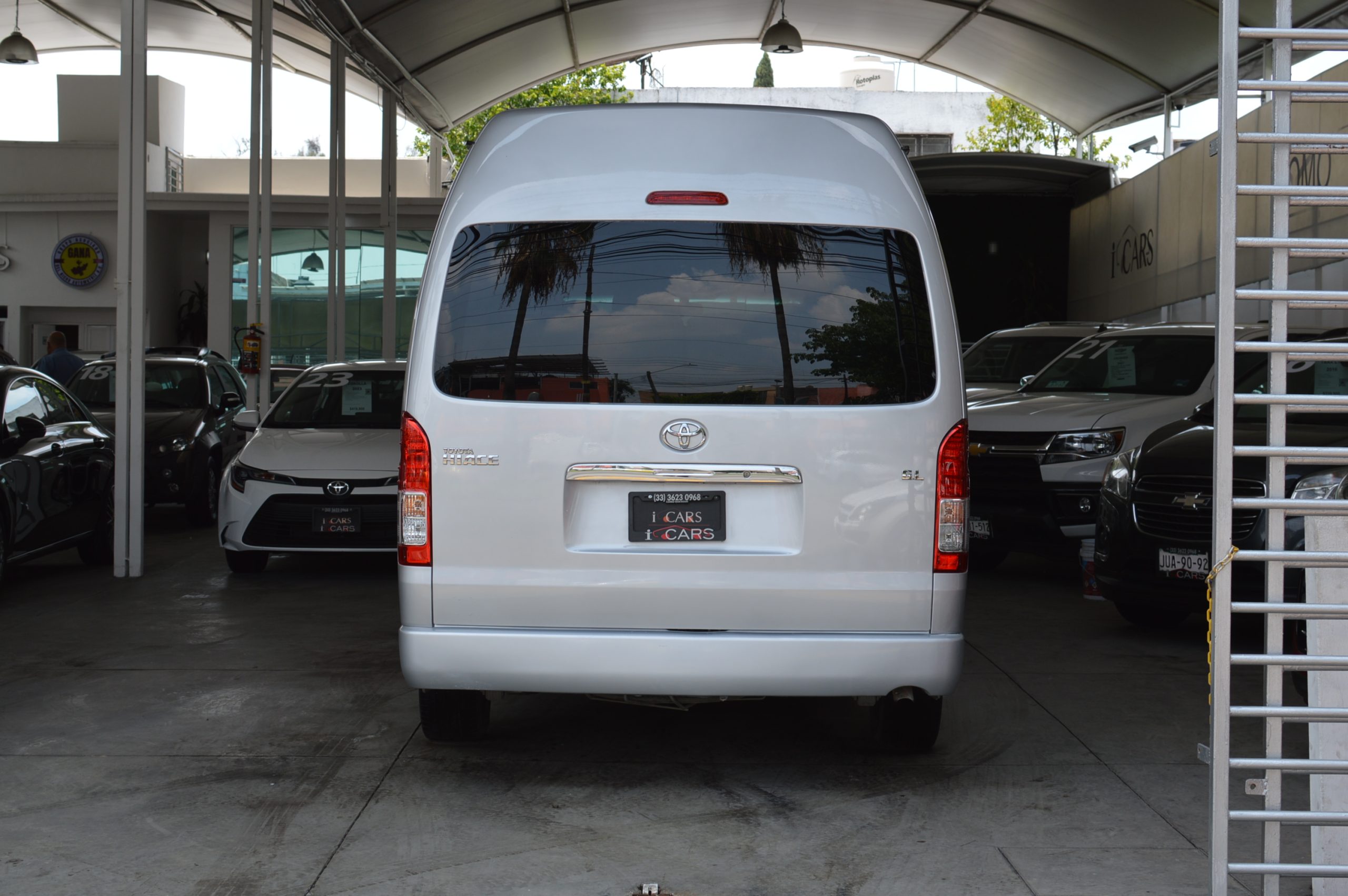 Toyota Hiace 2014 15 PAS Manual Plata