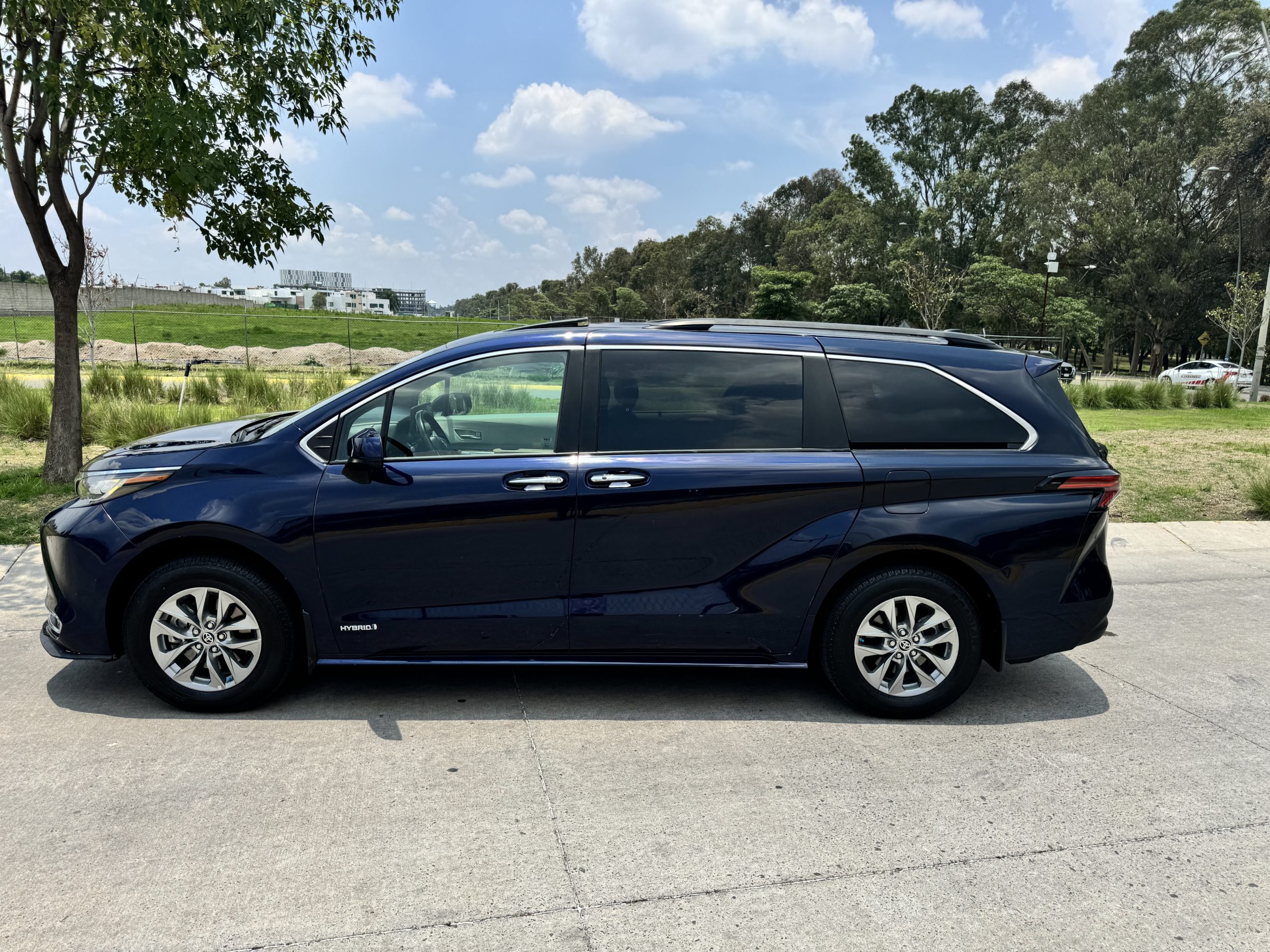 Toyota Sienna 2021 XLE Hybrid Automático Azul