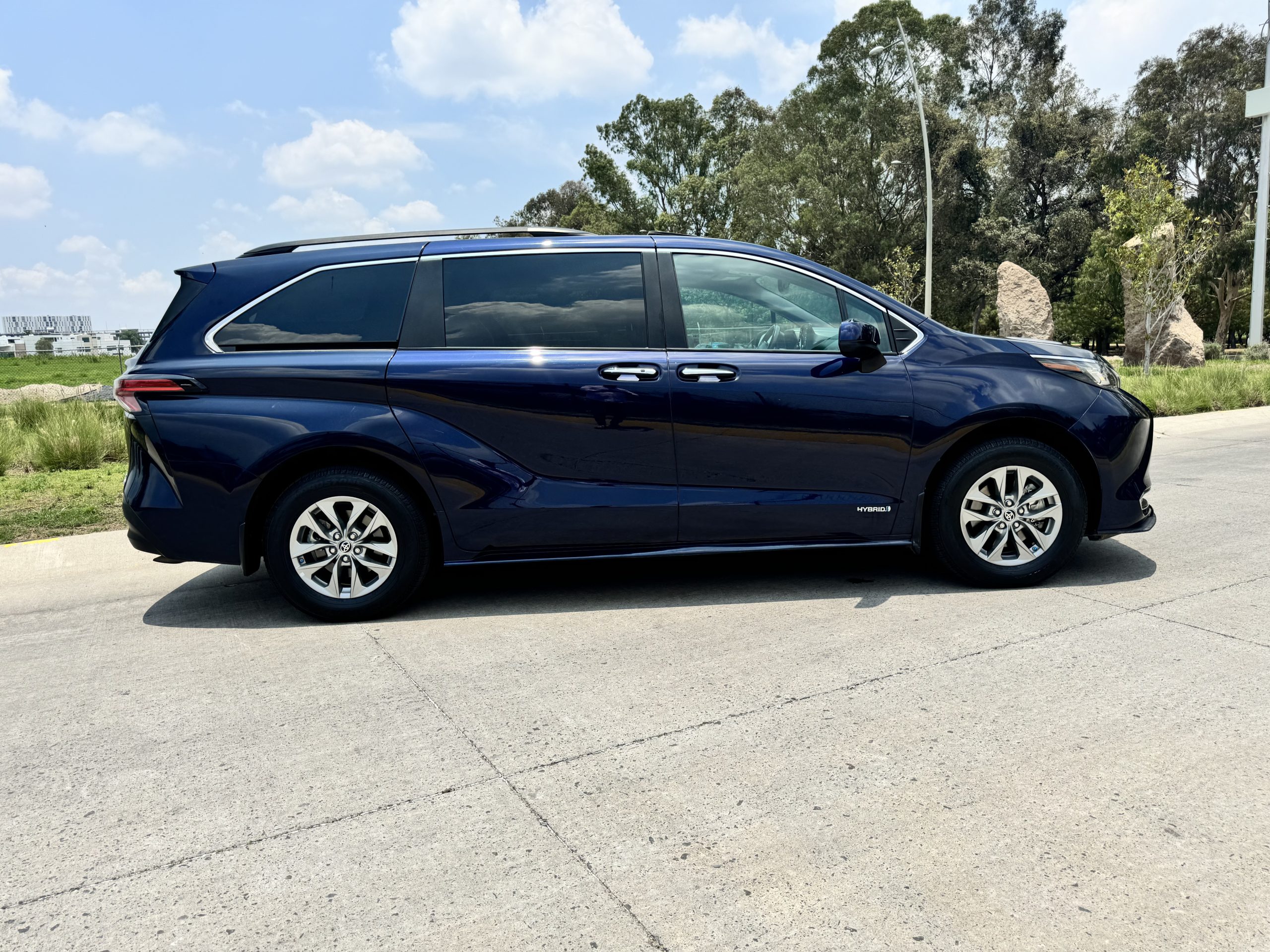 Toyota Sienna 2021 XLE Hybrid Automático Azul