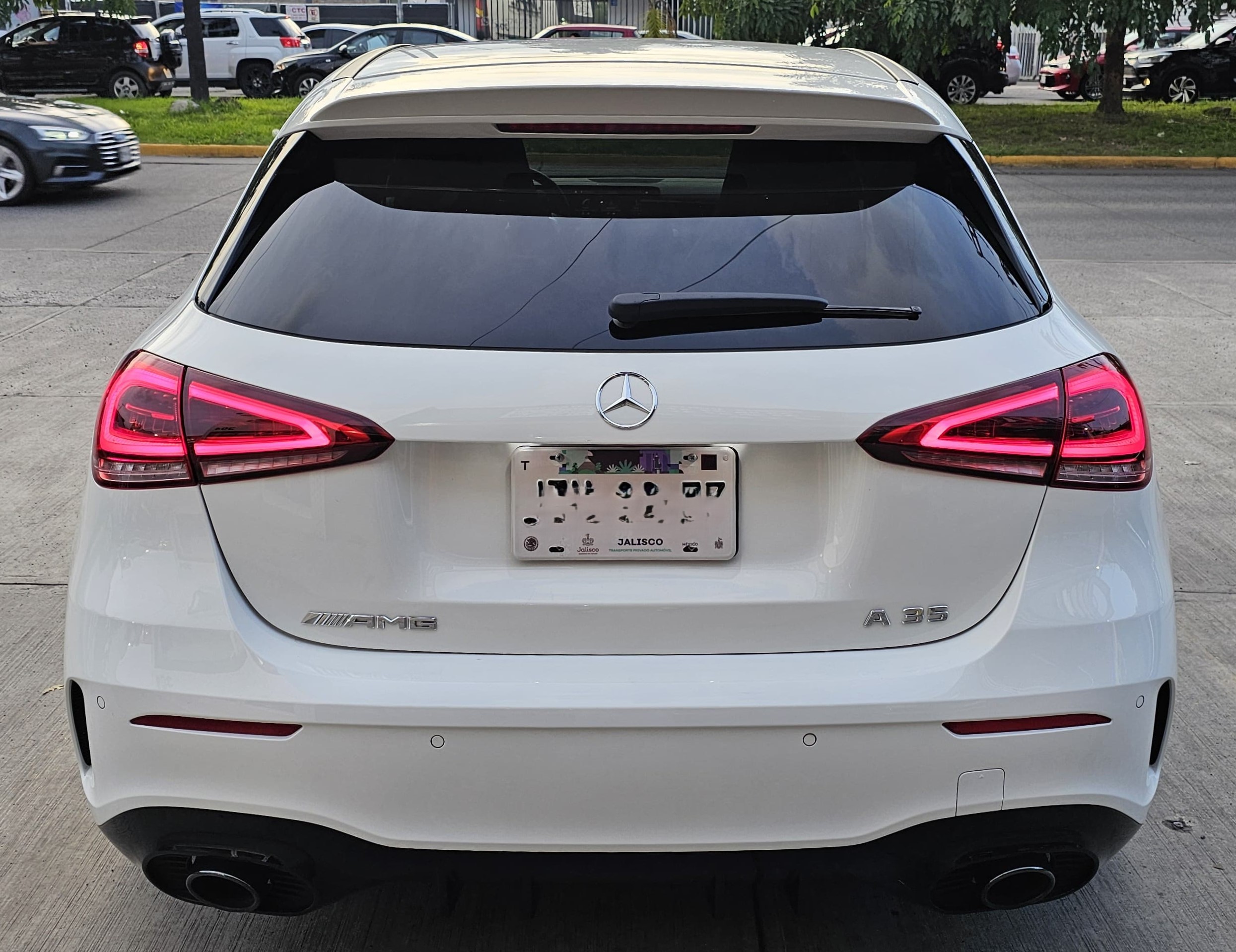 Mercedes-Benz Clase A 2022 35 AMG Automático Blanco