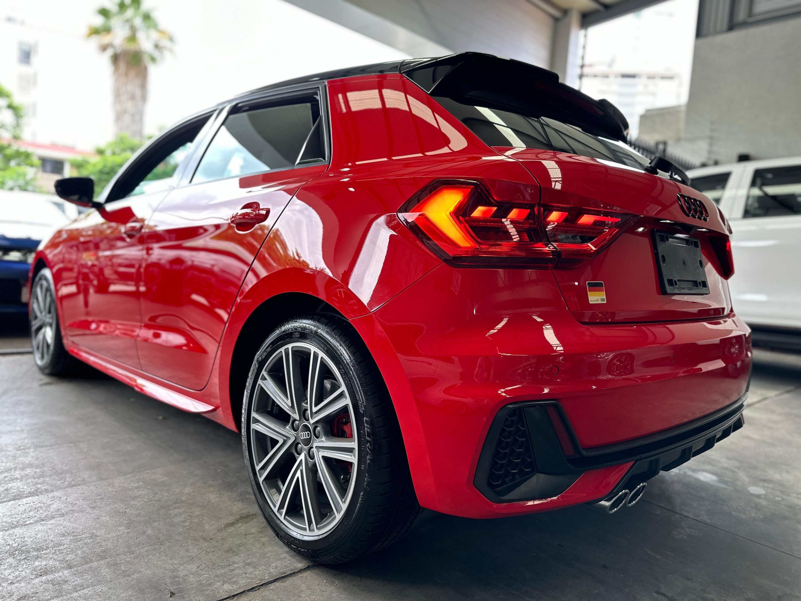 Audi A1 2023 A1 S-LINE Automático Rojo